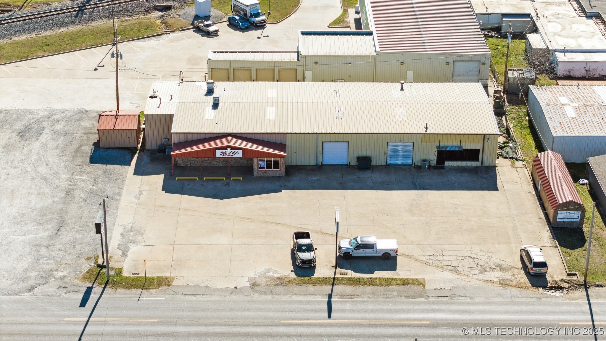 620 N Jm Davis Boulevard Property Photo 32
