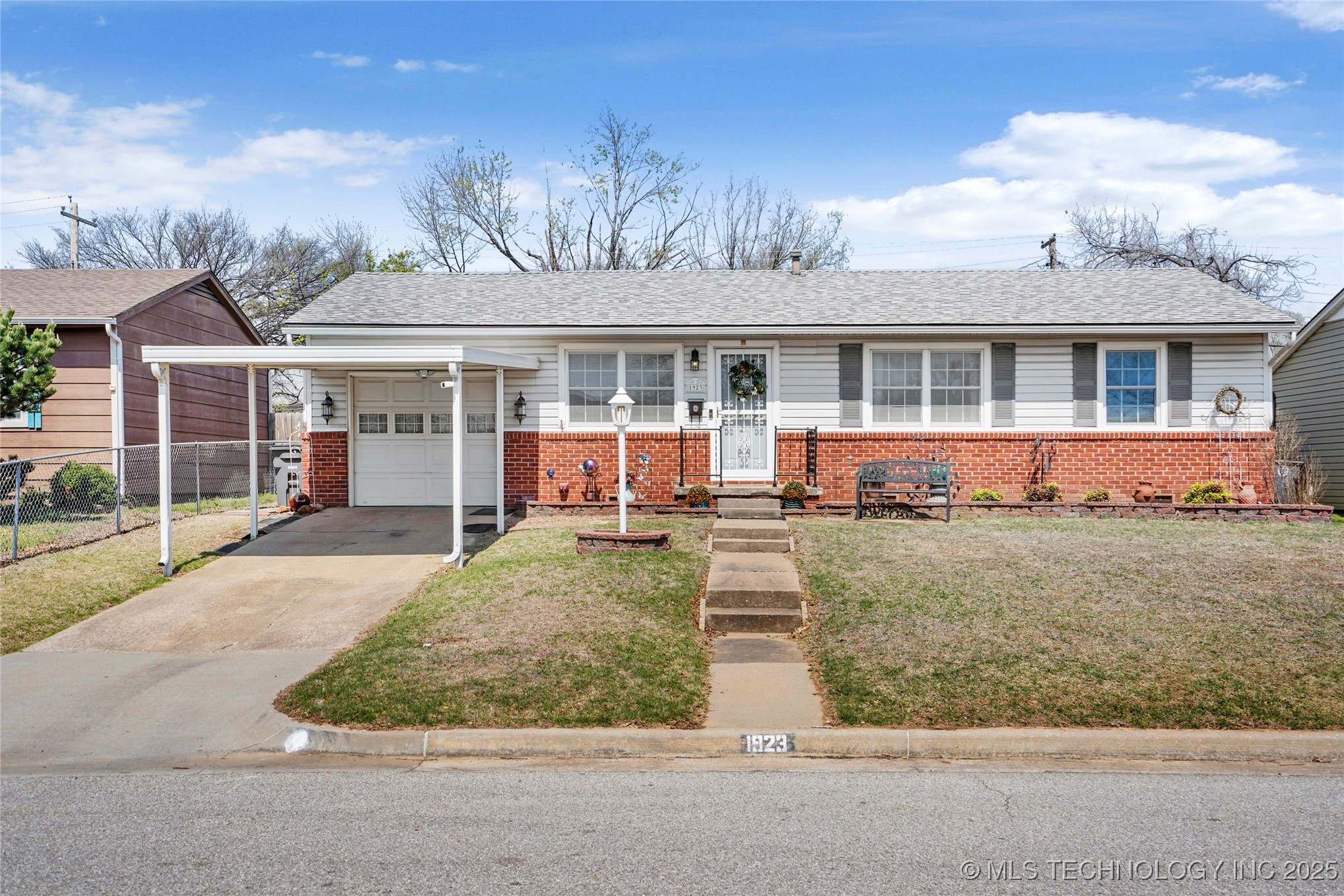 1923 W 49th Place Property Photo