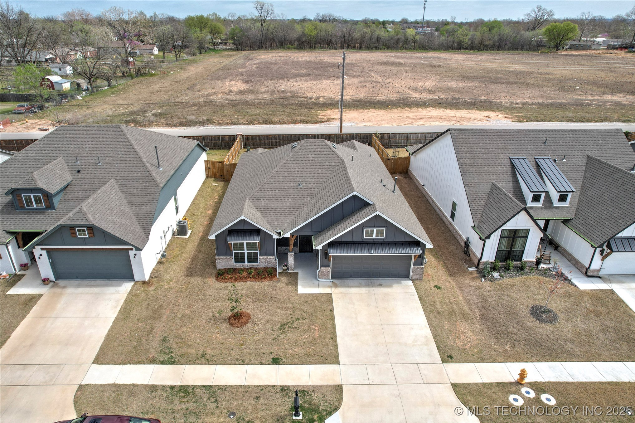 13119 S 72nd East Place Property Photo 3