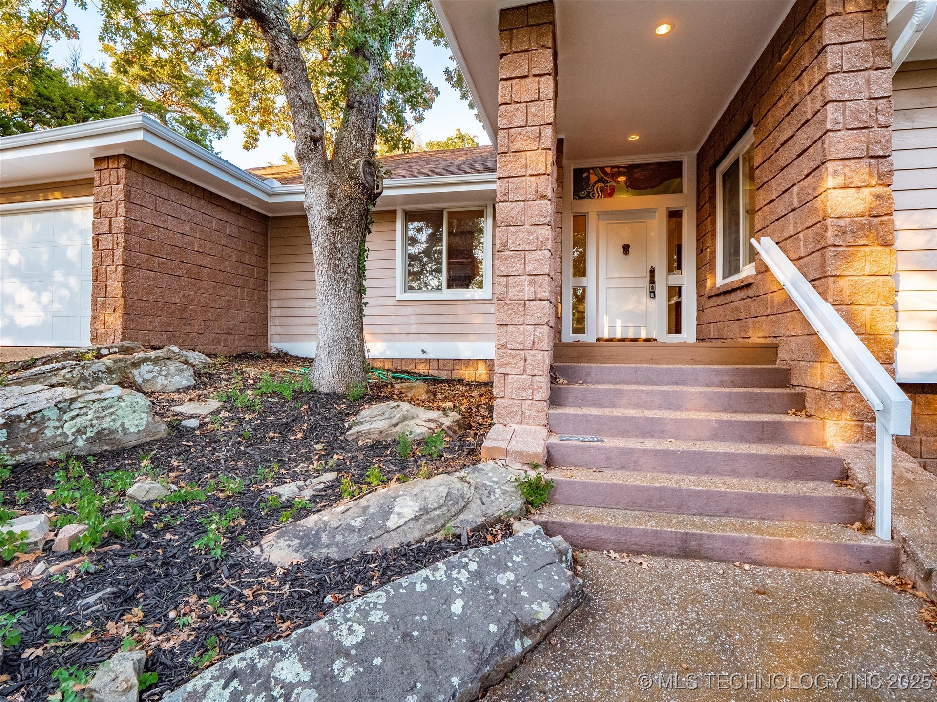 1408 Country Club Property Photo