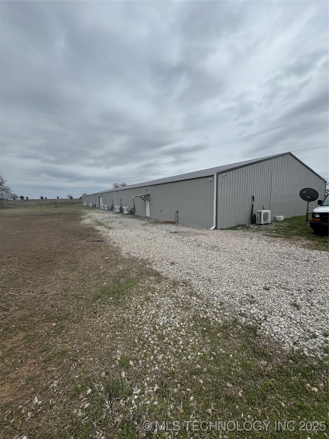 7600 N 4030 Road Property Photo 1
