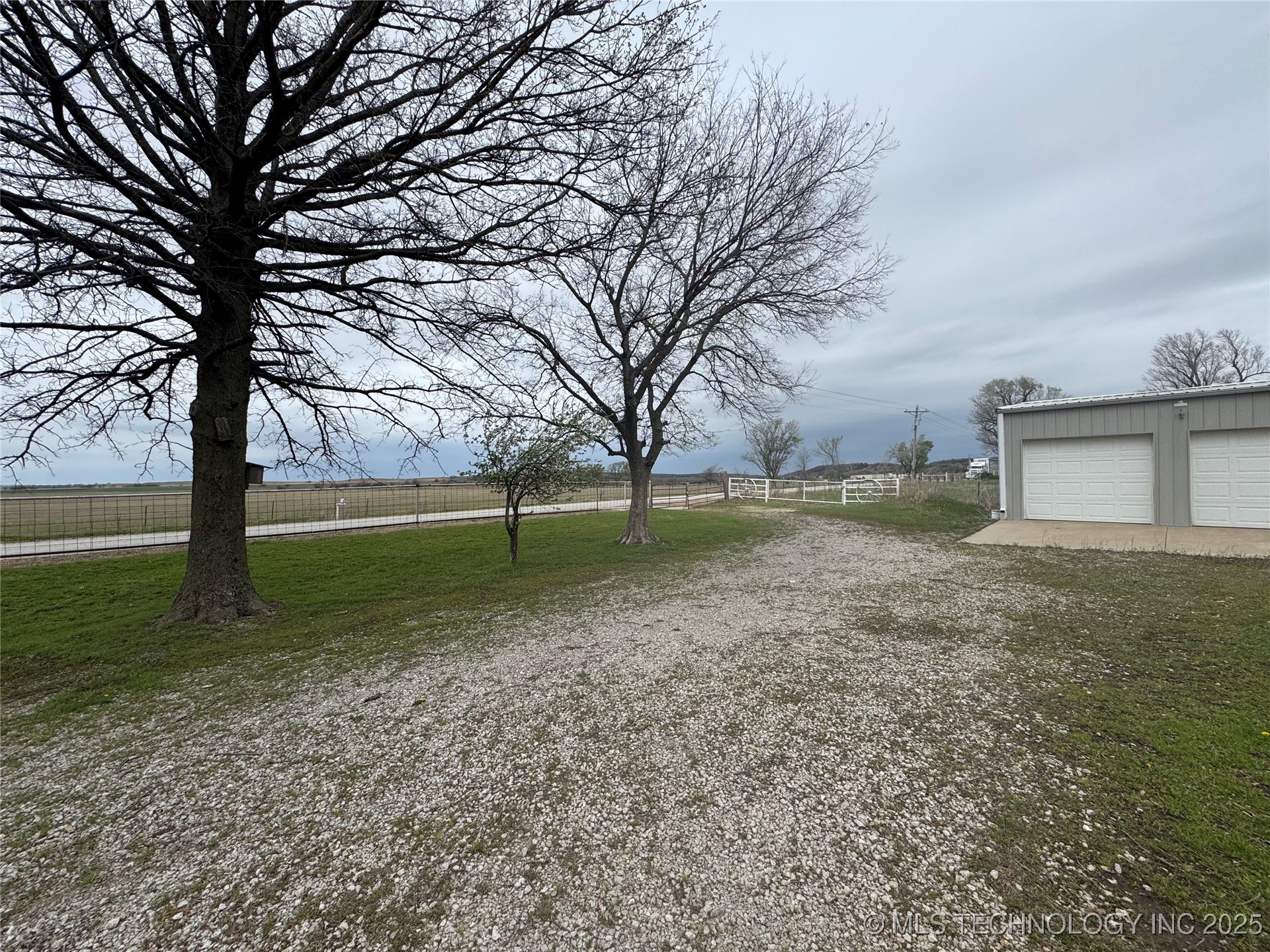 7600 N 4030 Road Property Photo 2
