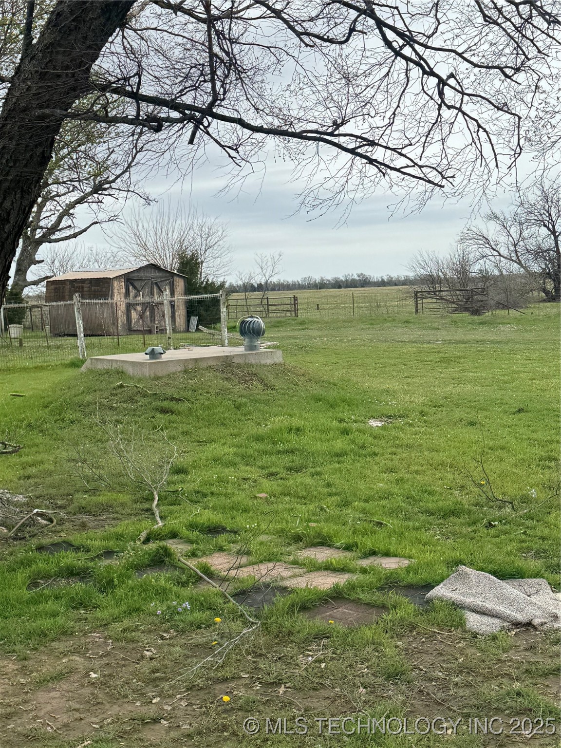 7600 N 4030 Road Property Photo 6