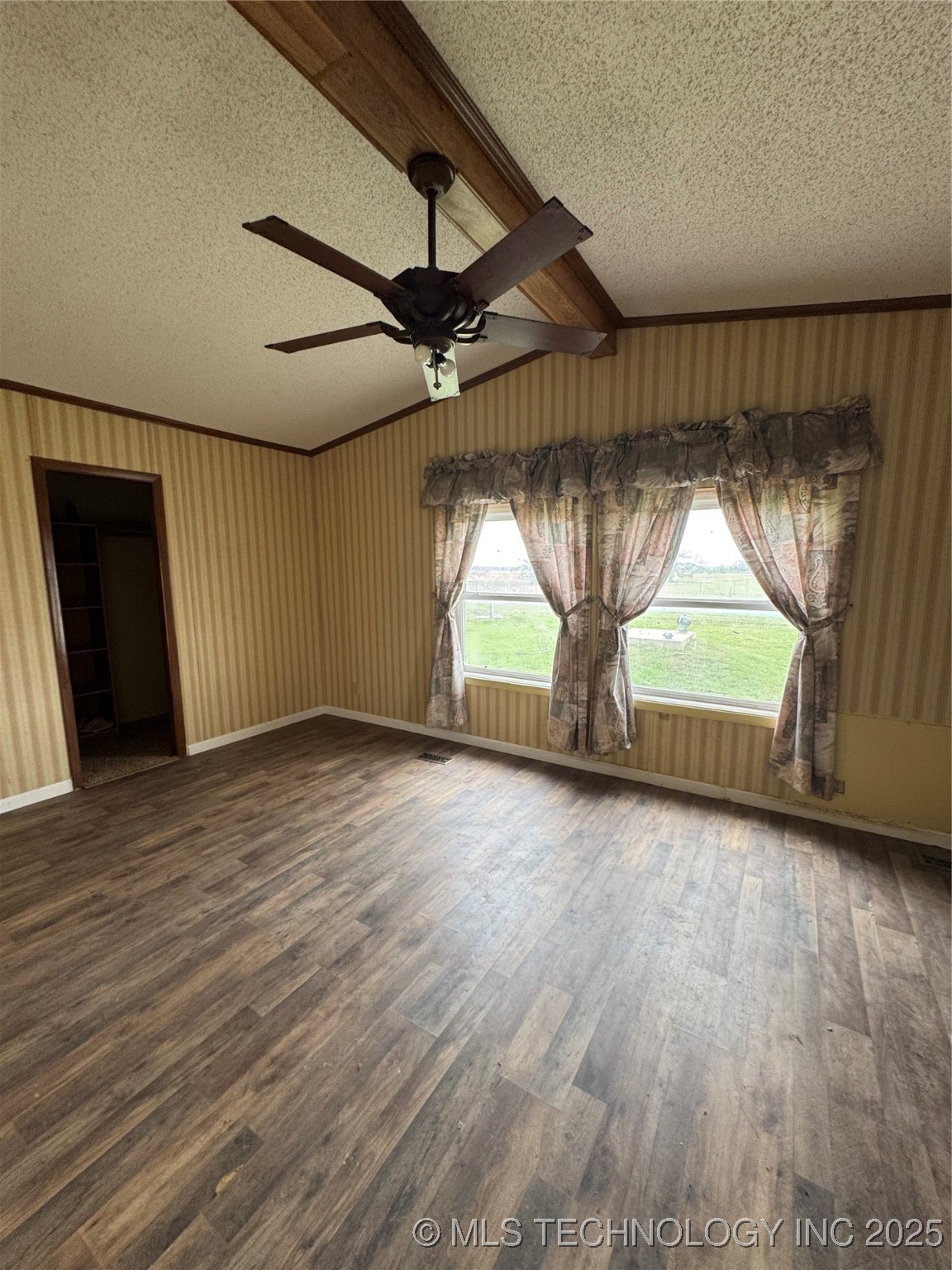 7600 N 4030 Road Property Photo 8