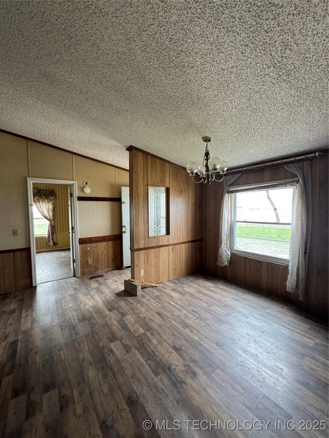 7600 N 4030 Road Property Photo 10