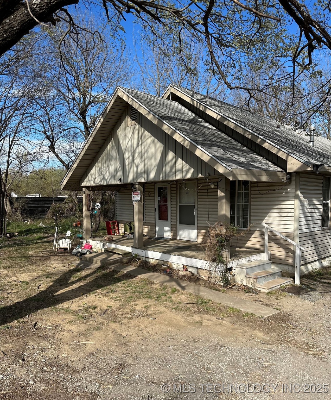 6621 N Peoria Avenue Property Photo