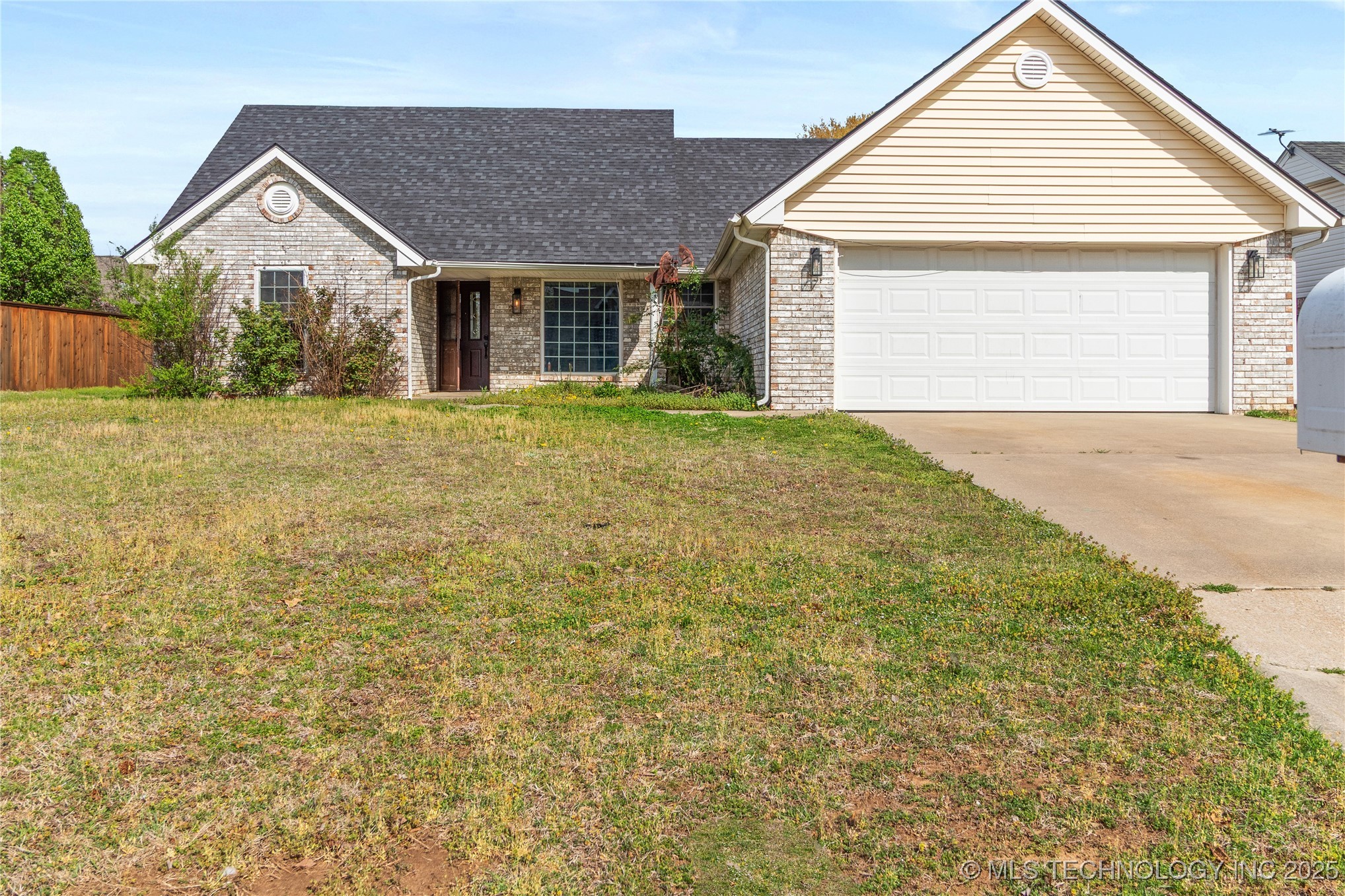 2912 Eastgate Drive Property Photo