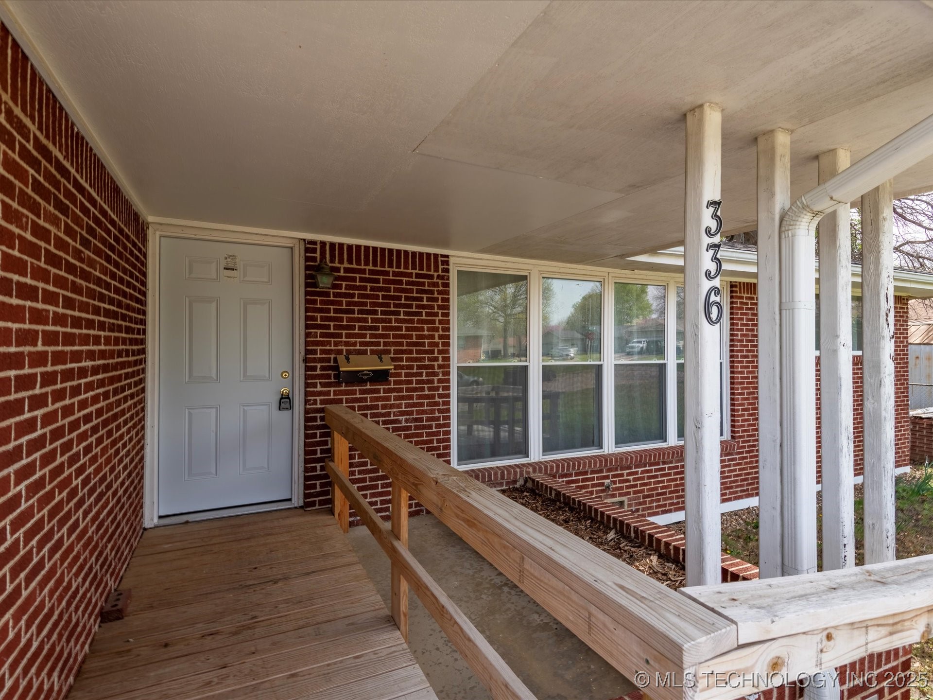 336 Brookline Place Property Photo 3
