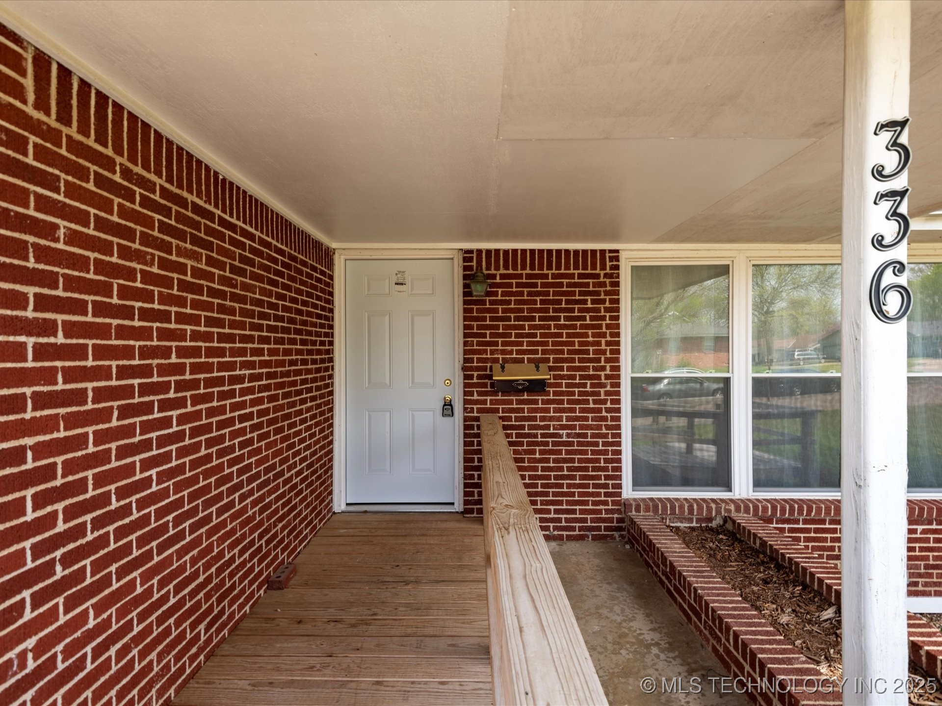 336 Brookline Place Property Photo 4