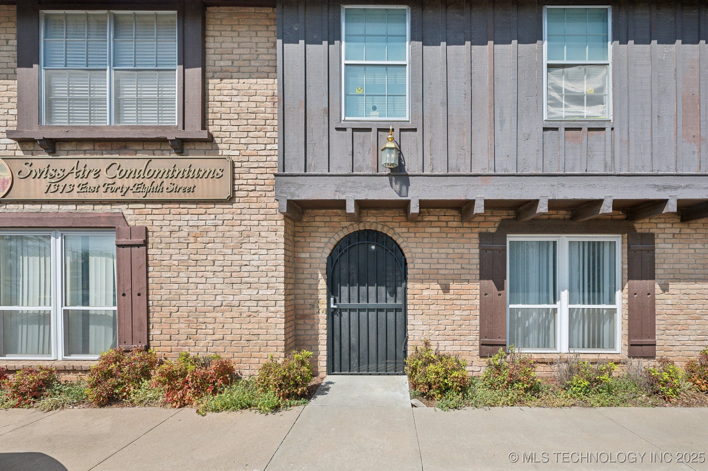 Picture of 1313 E 48th Street 14