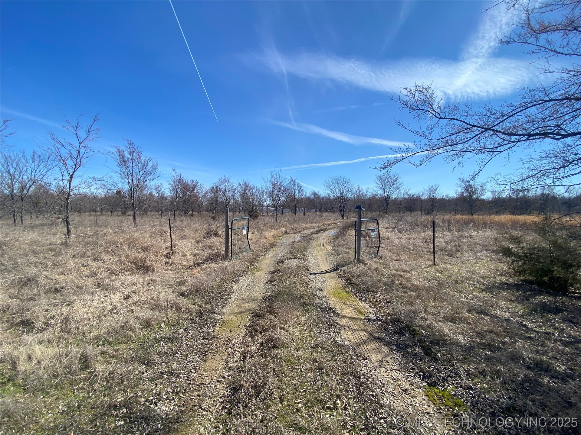 113327 S 4135 Road Property Photo 2