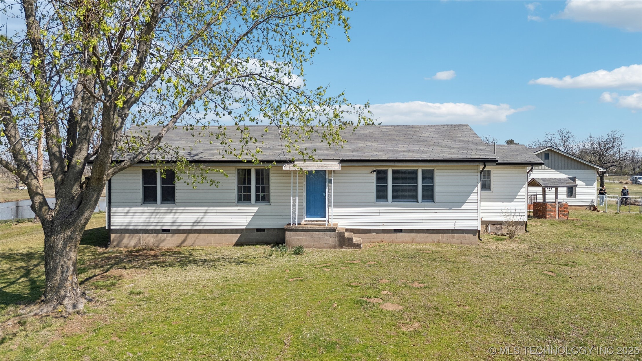 11205 W Tiger Lane Property Photo 1