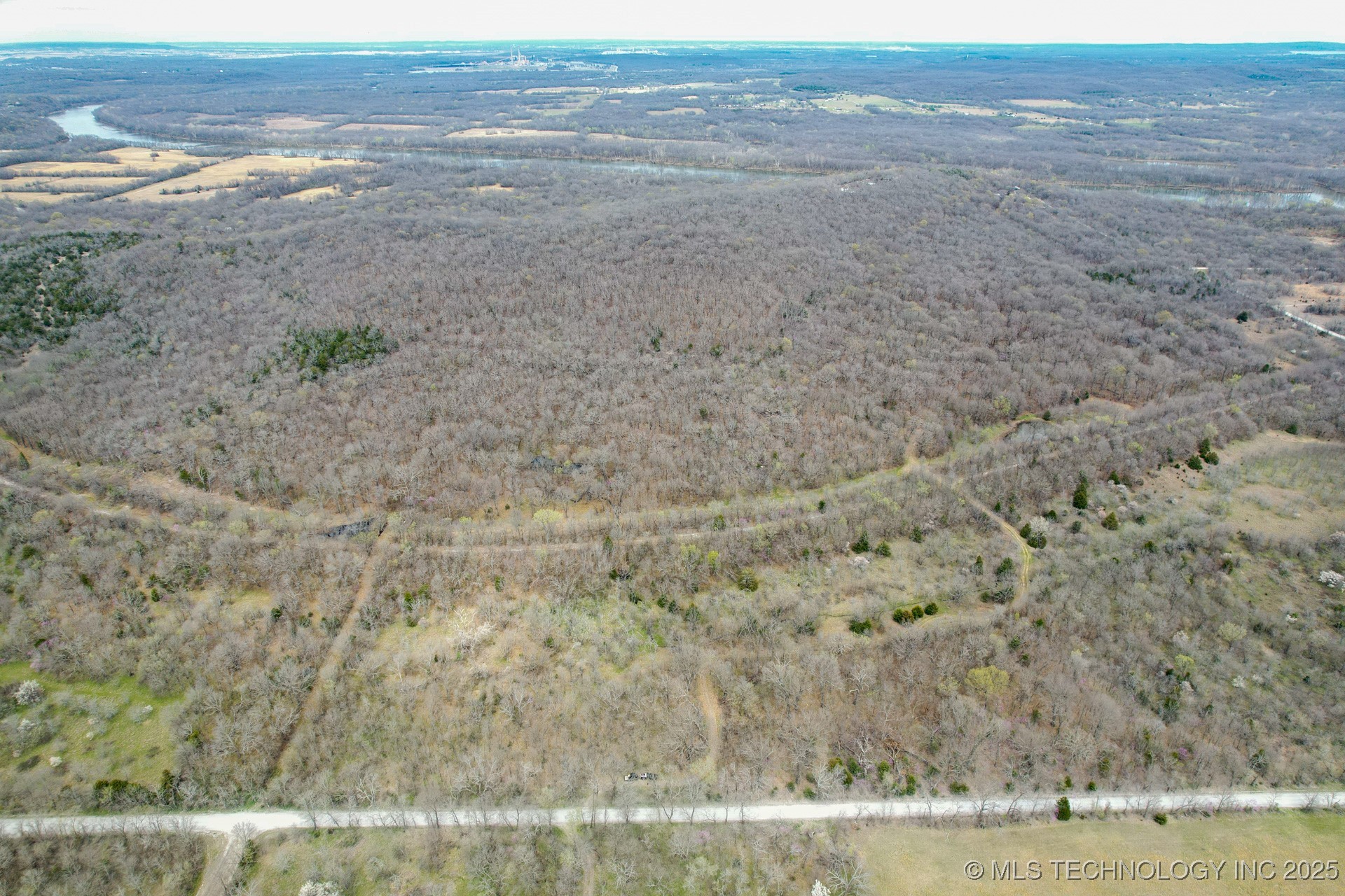 135 E 620 Road Property Photo 5