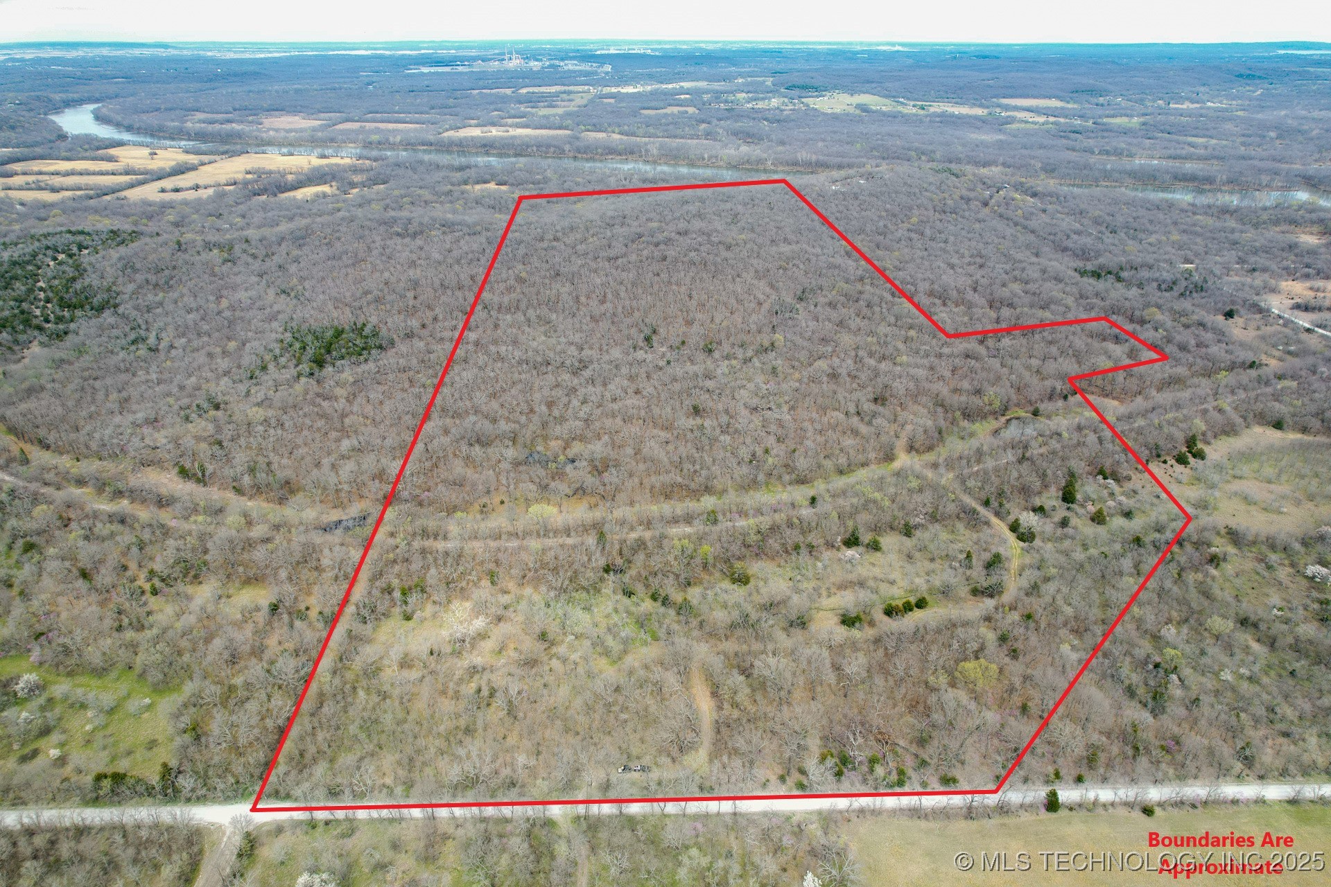 135 E 620 Road Property Photo 6