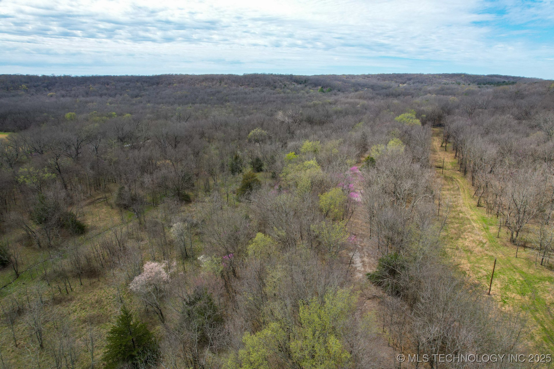 135 E 620 Road Property Photo 24