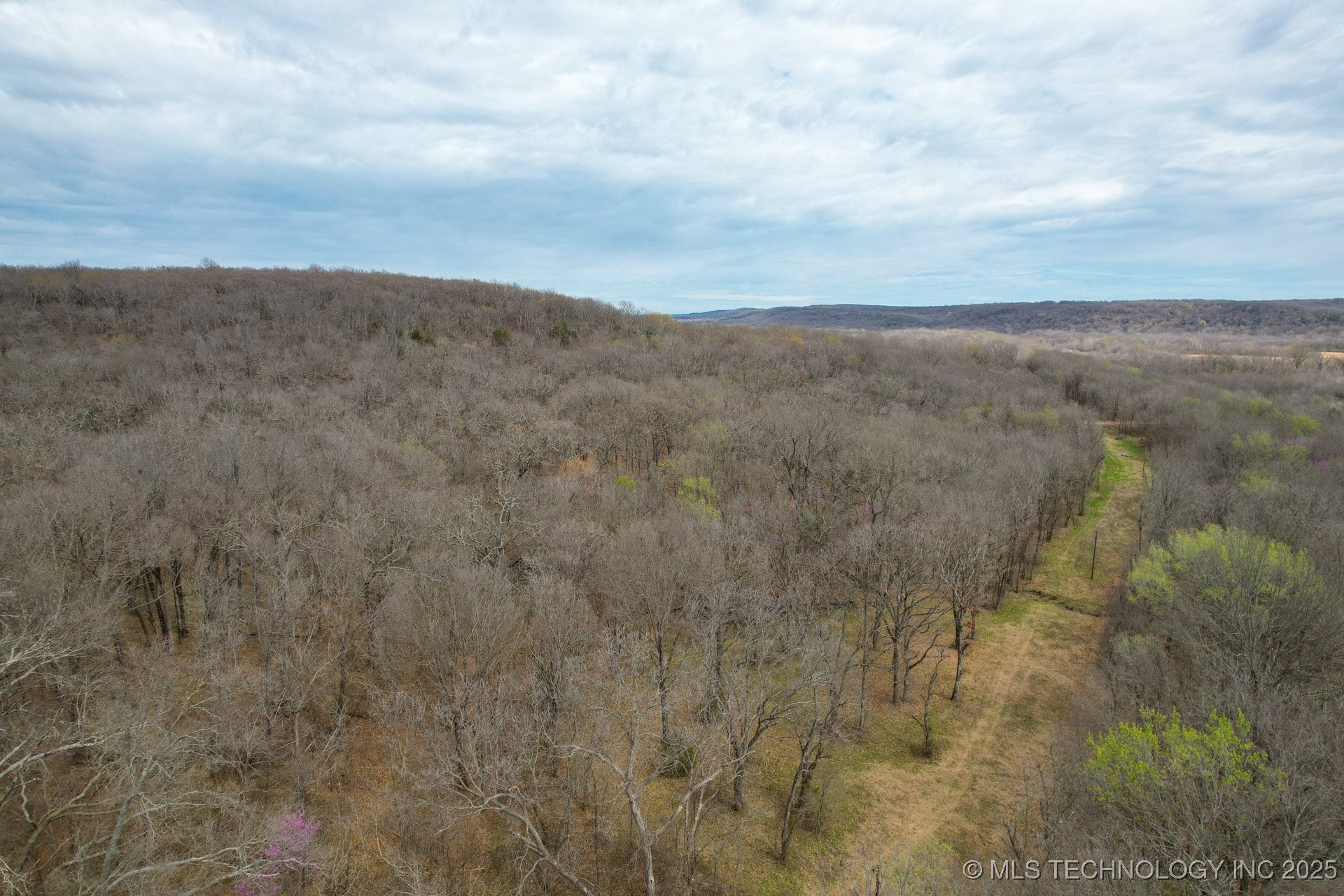 135 E 620 Road Property Photo 26
