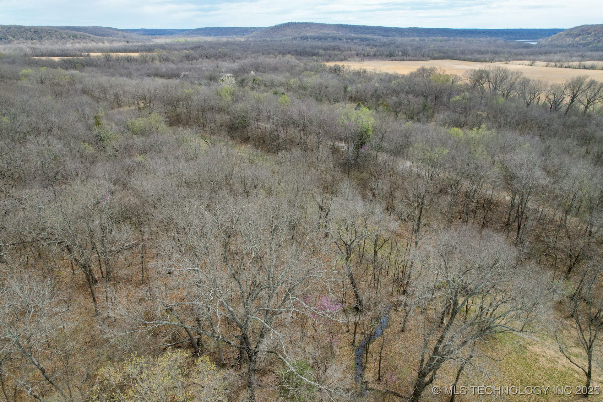 135 E 620 Road Property Photo 32