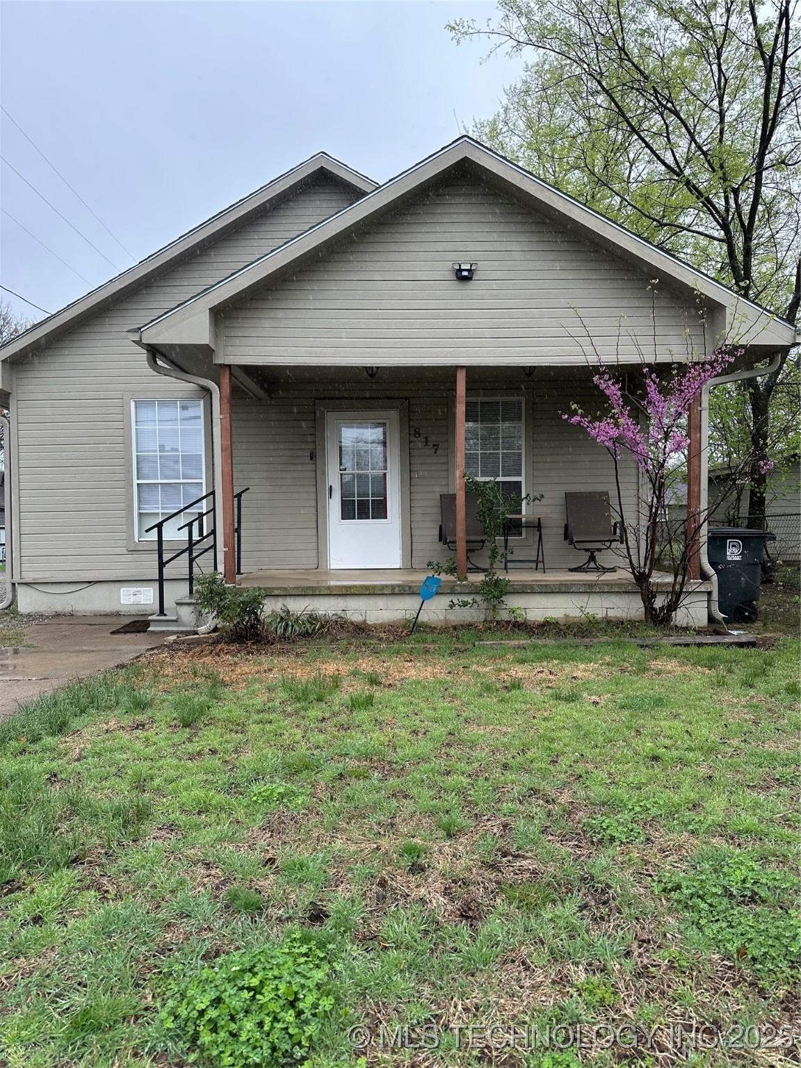 817 W Cedar Property Photo 1