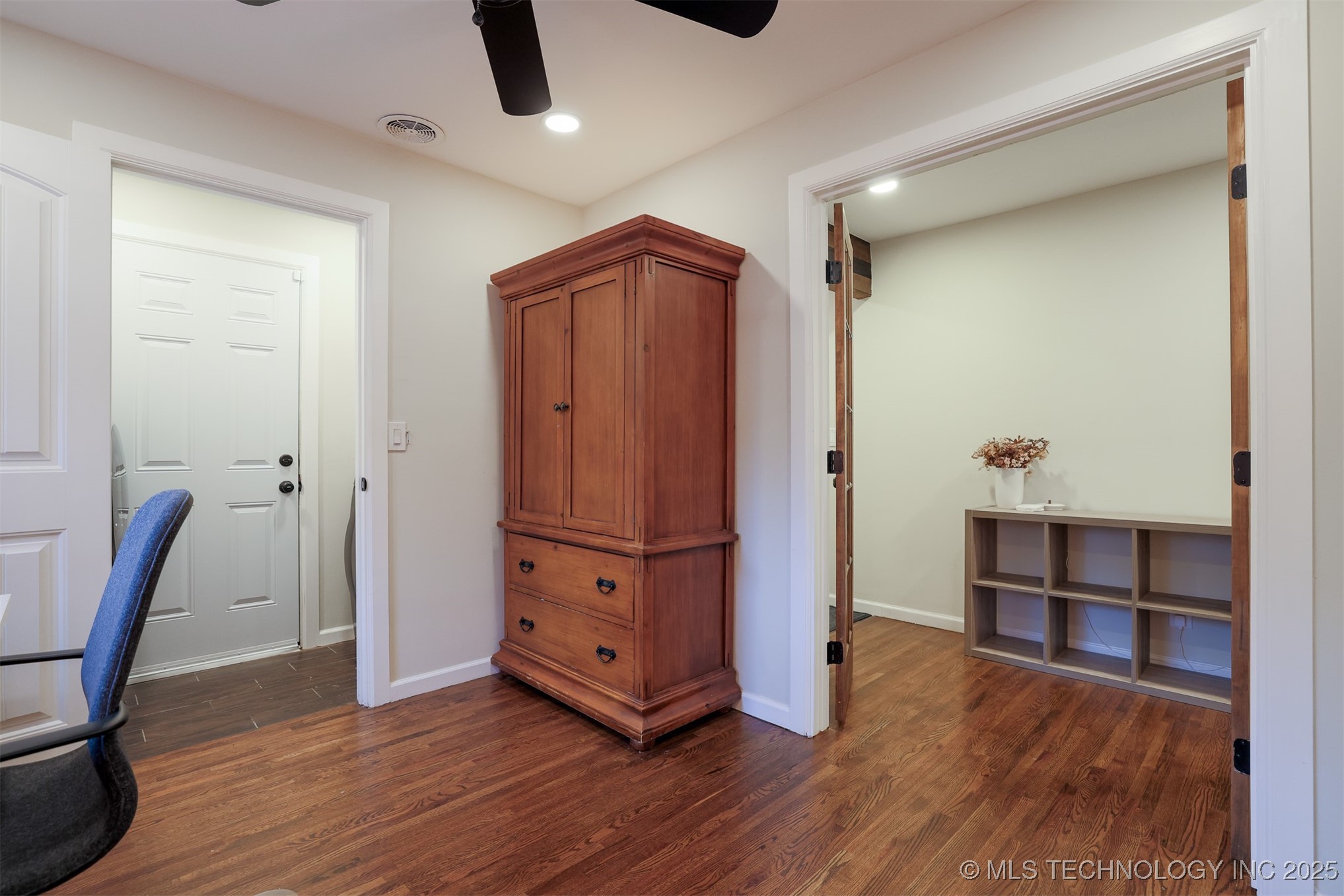 5720 E 24th Street Property Photo 8