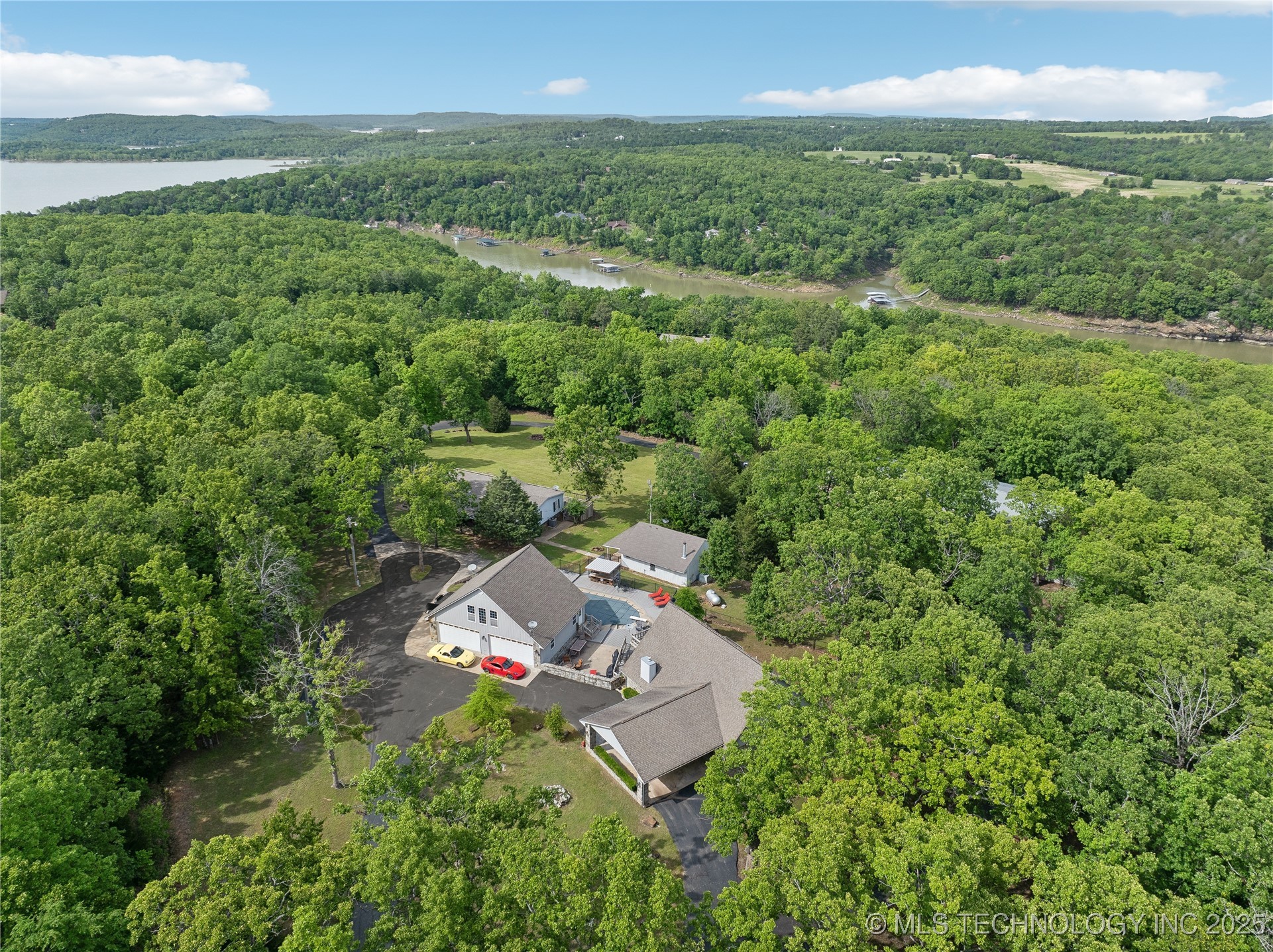 20136 W Chicken Creek Road Property Photo 1
