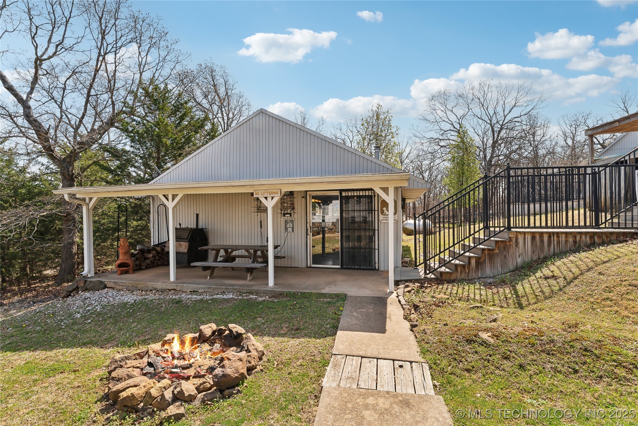 20136 W Chicken Creek Road Property Photo 17