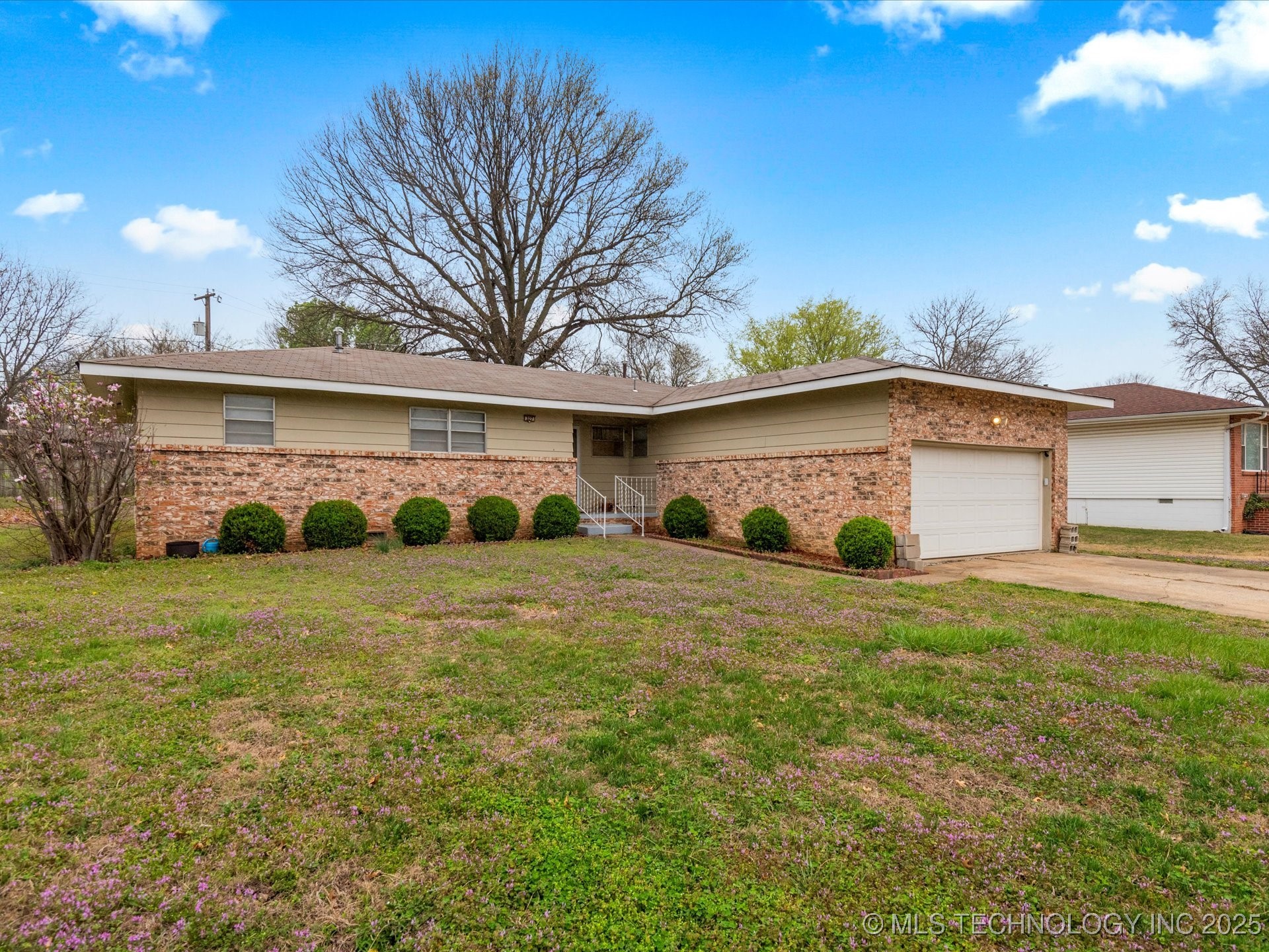 327 Mississippi Street Property Photo