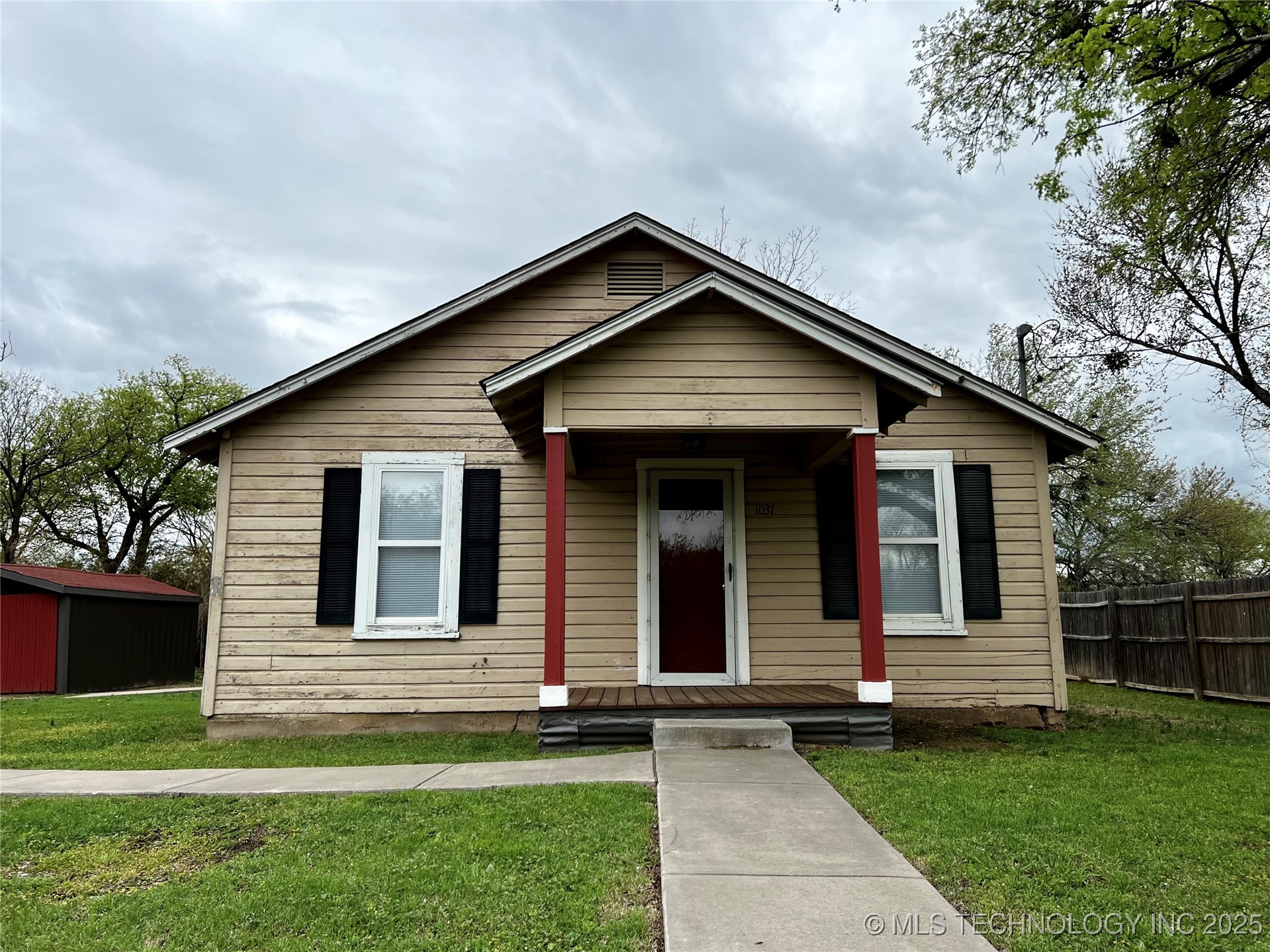 1037 Evergreen Street Property Photo