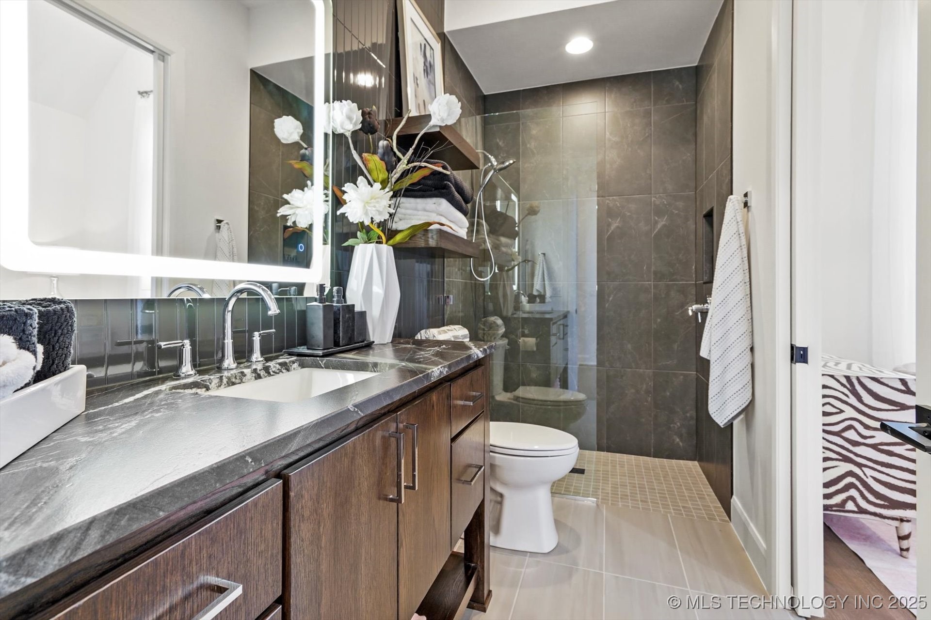 1222 N 71st Place Property Photo 29