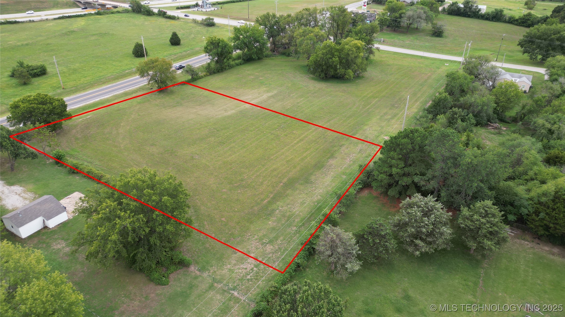9040 S Union Avenue Property Photo 1