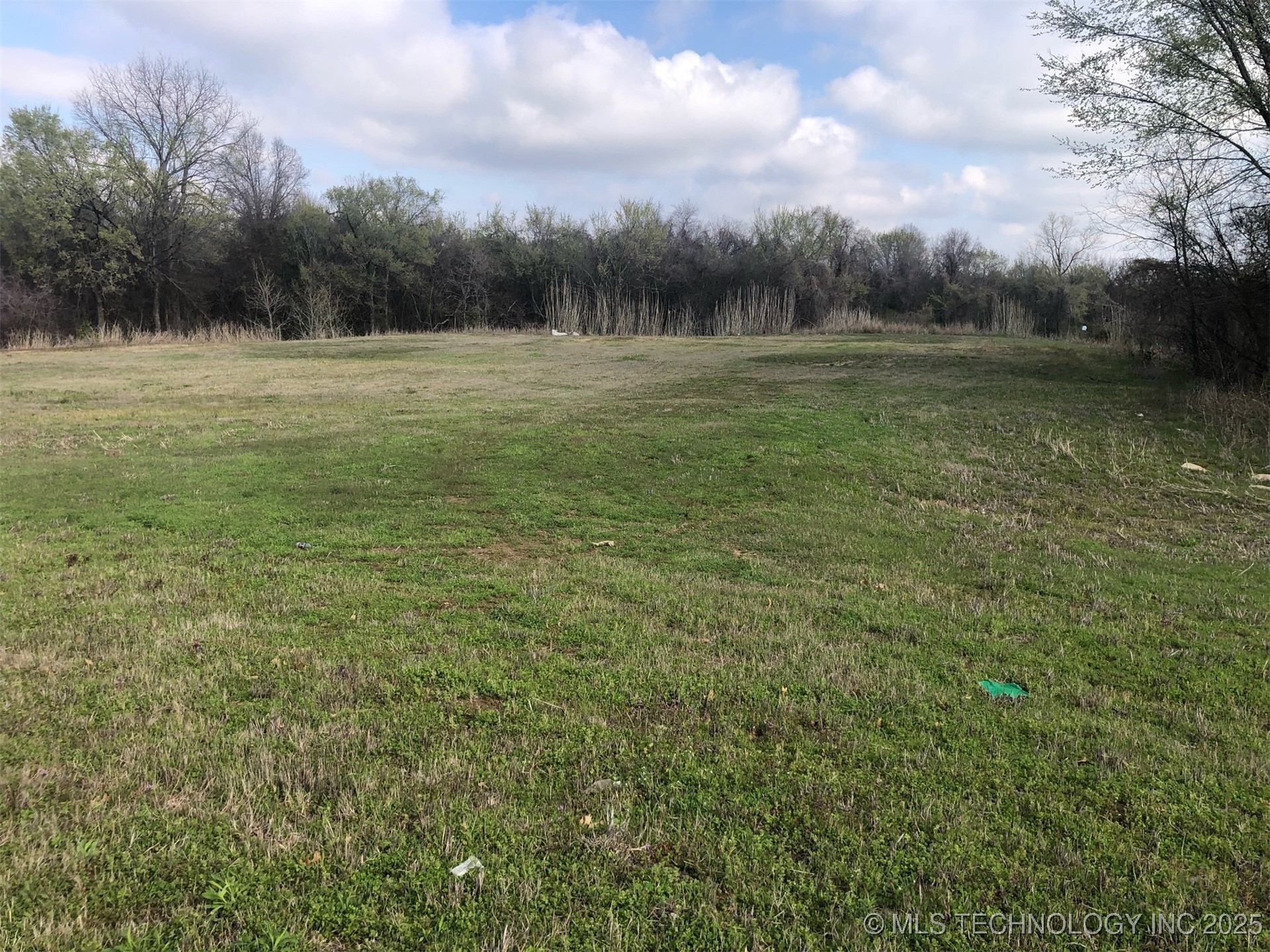 1500 W Shawnee Street Property Photo 3