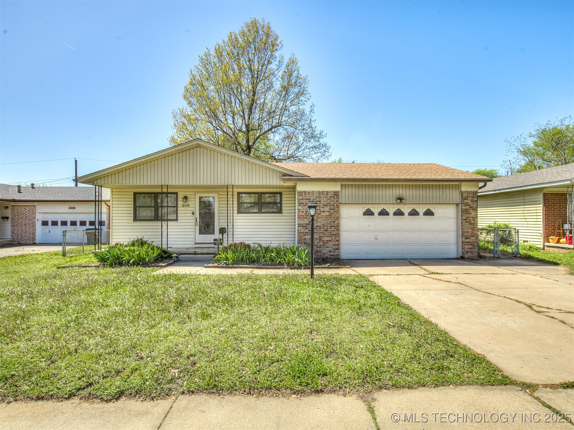 308 N Carlsbad Street Property Photo 1