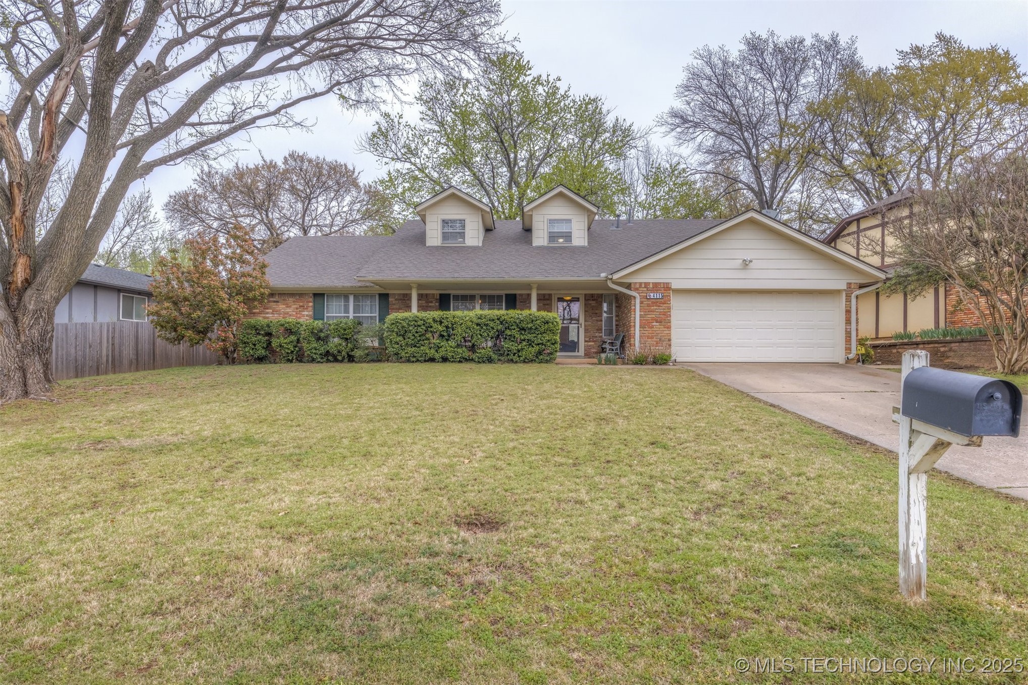 4115 E 85th Street Property Photo