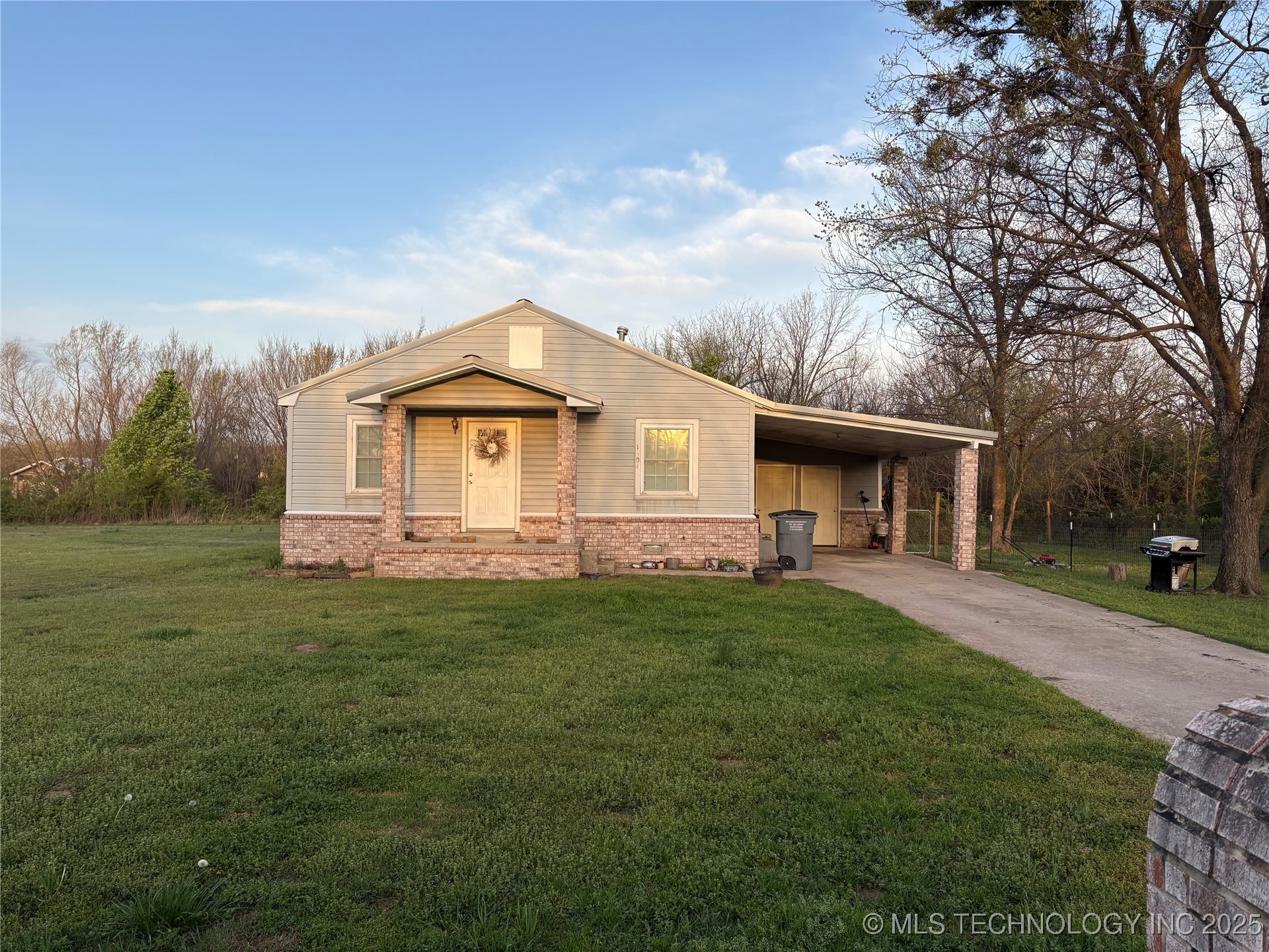 1304 S Tyler Avenue Property Photo