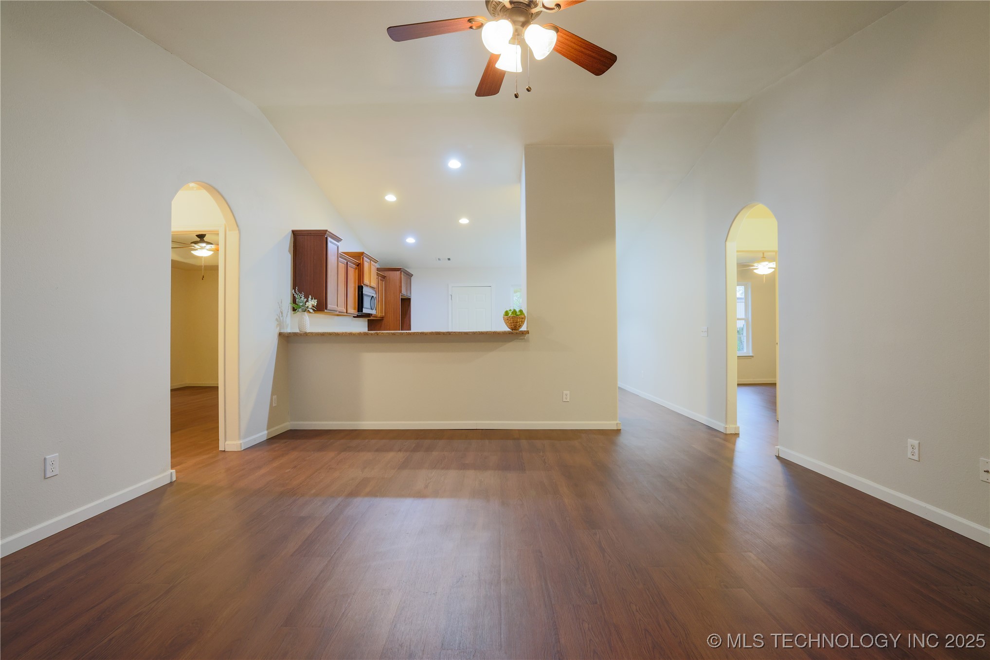709 N Carlsbad Street Property Photo 3