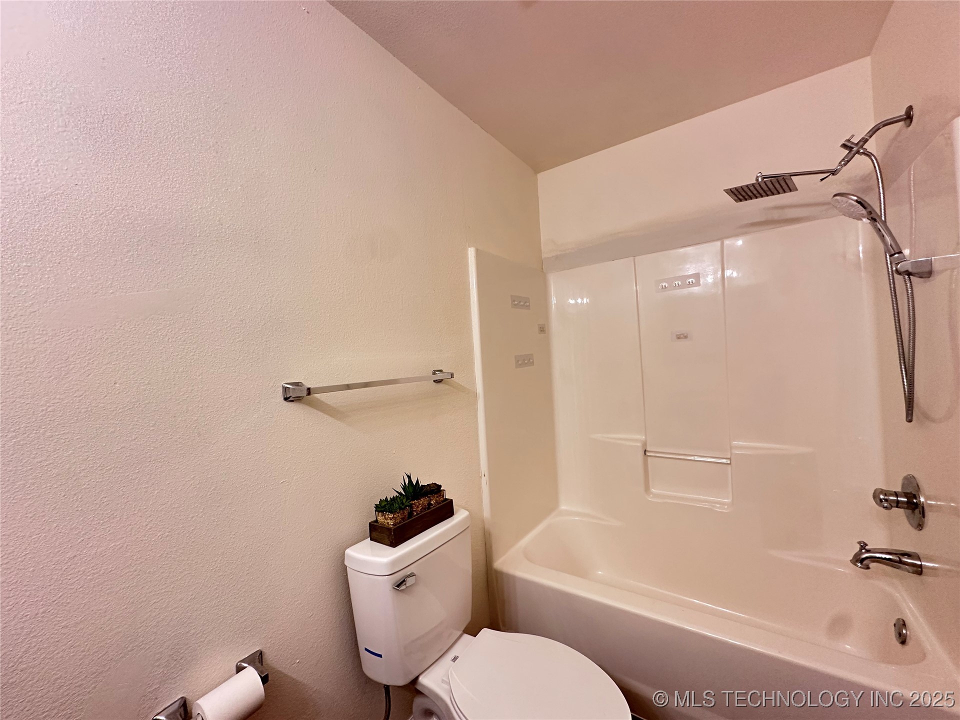 709 N Carlsbad Street Property Photo 12