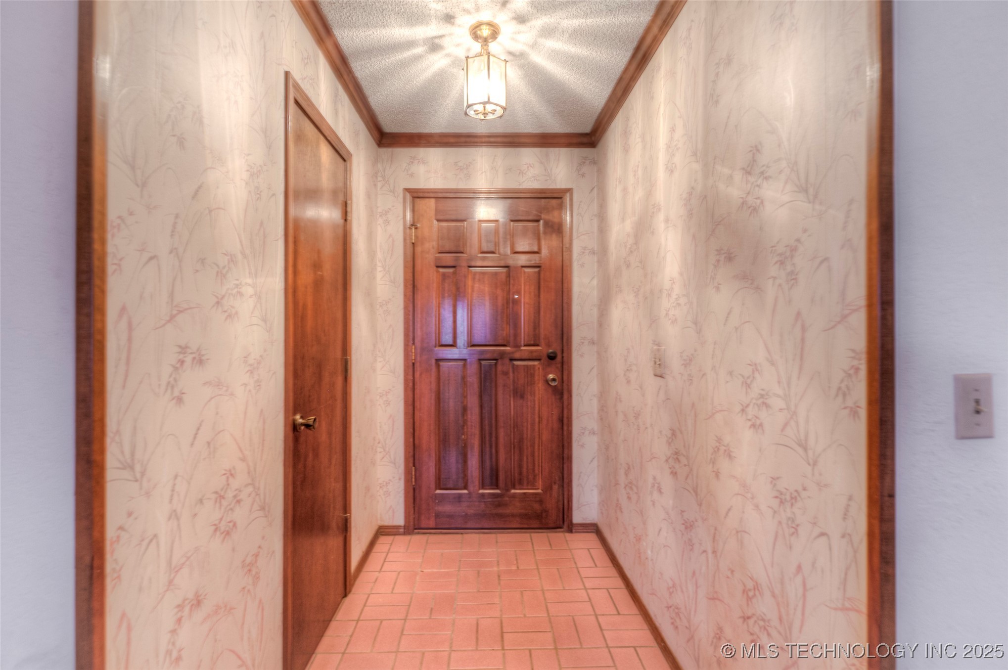 1818 S 138th East Avenue Property Photo 3