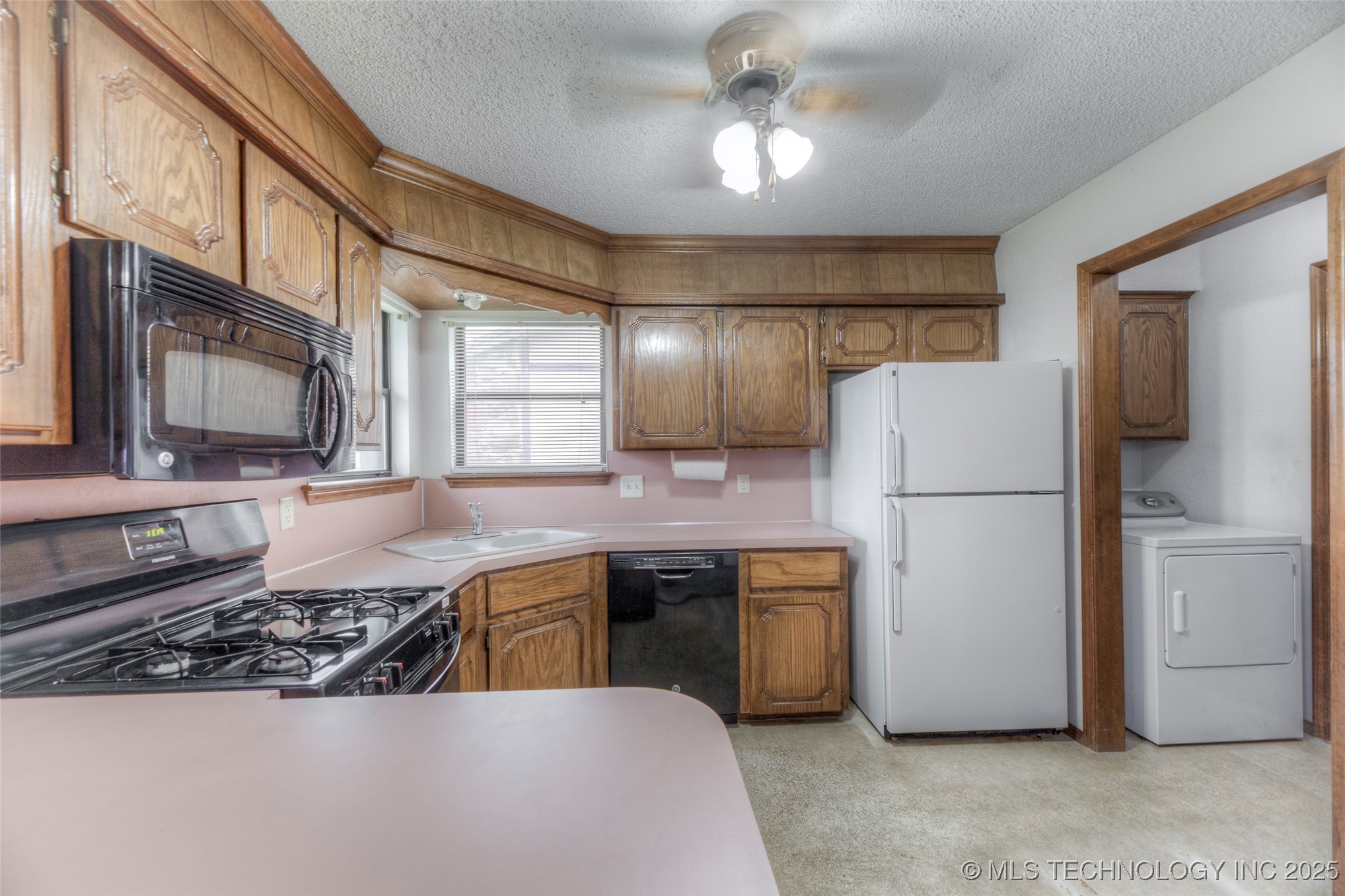 1818 S 138th East Avenue Property Photo 12