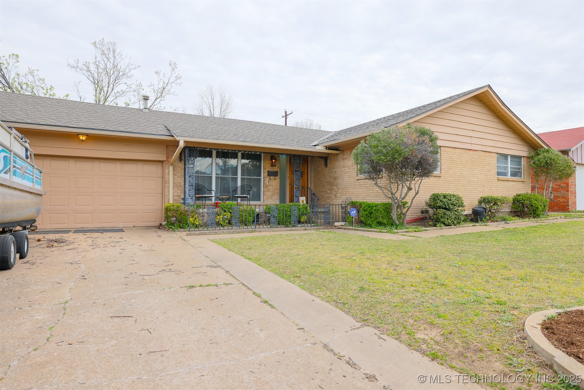 6759 E 26th Court Property Photo 1