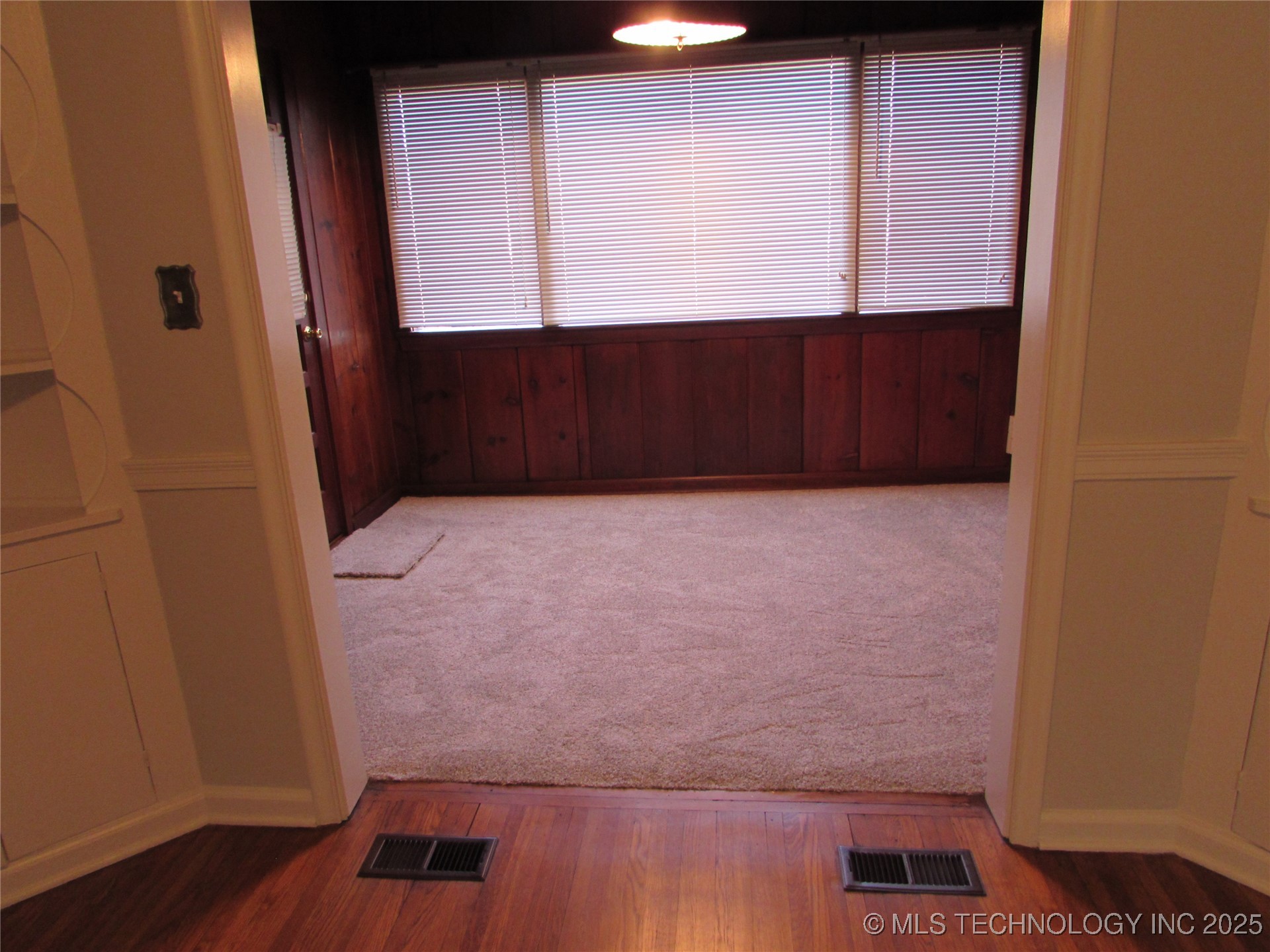 4707 E 9th Street Property Photo 23