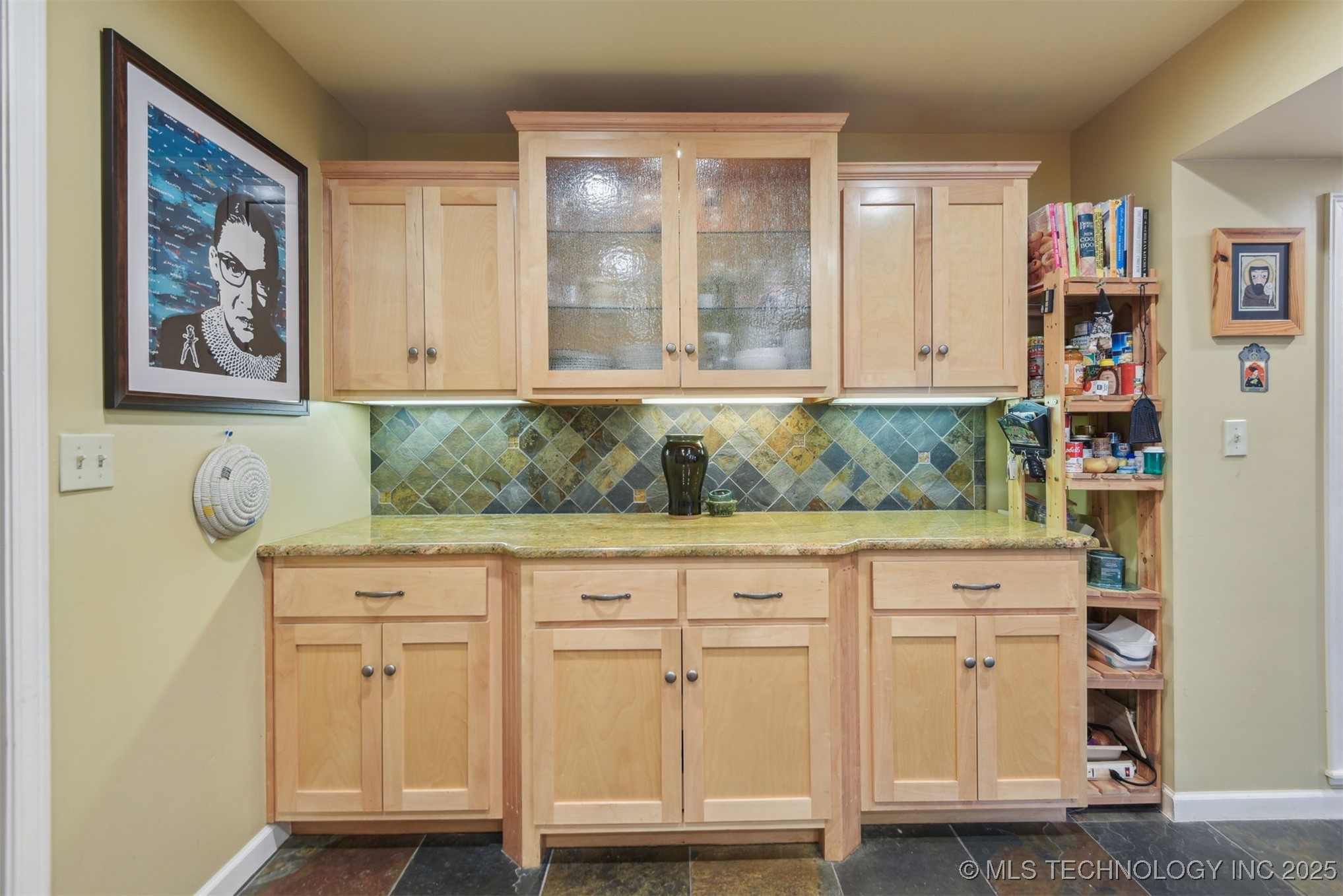 2729 E 22nd Street Property Photo 18