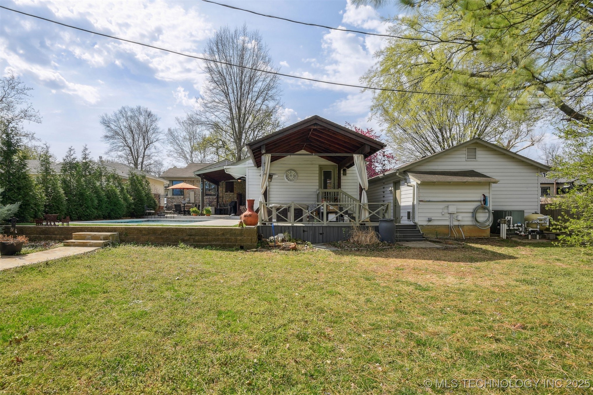 2729 E 22nd Street Property Photo 58