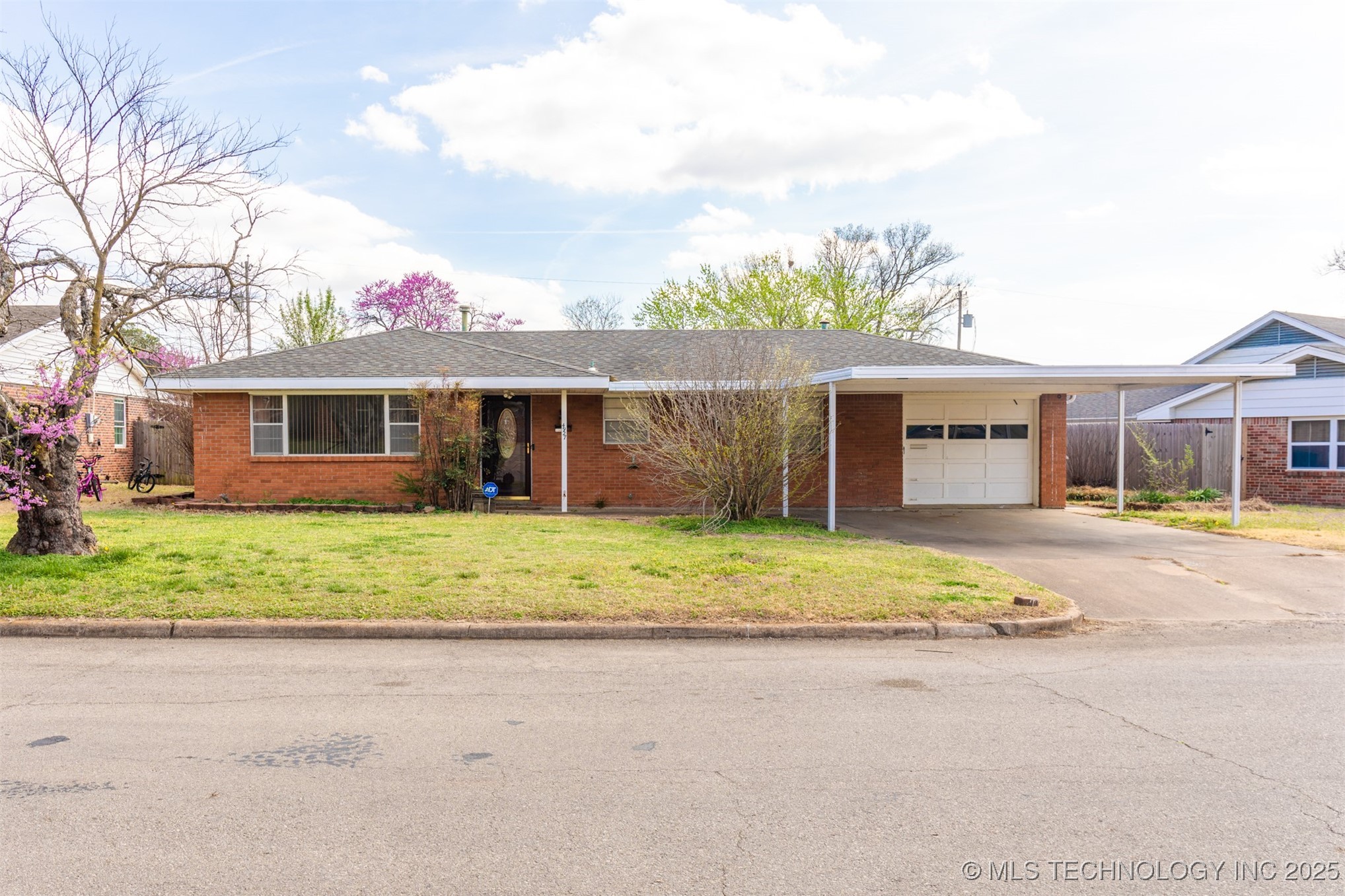 4927 Se Fordham Drive Property Photo