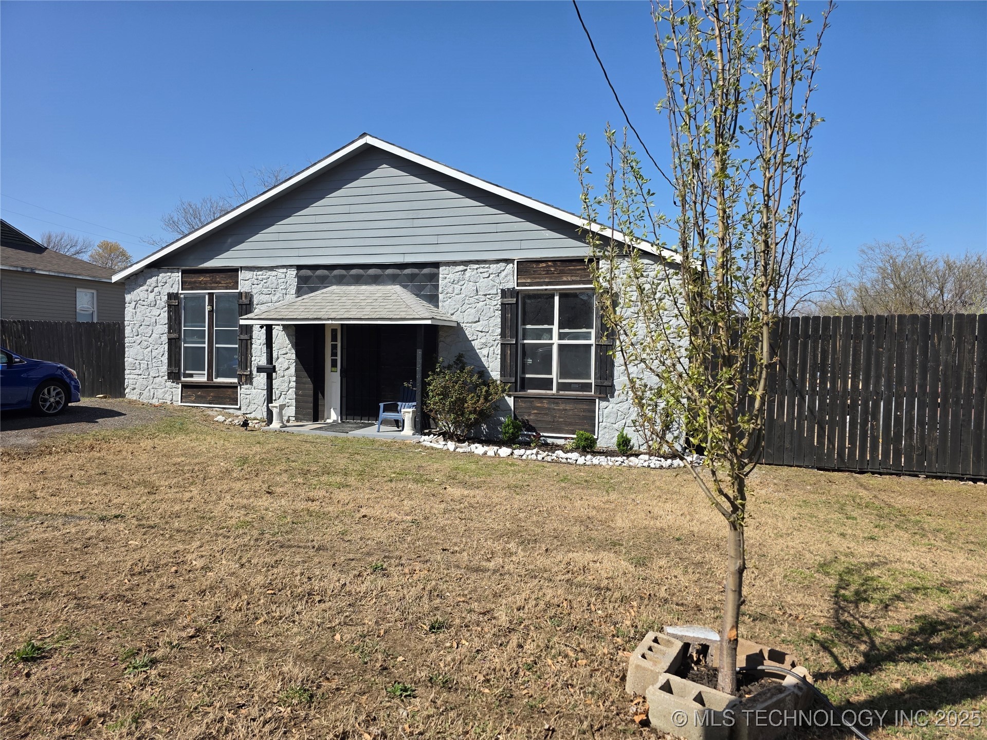 5219 E Latimer Street Property Photo 2