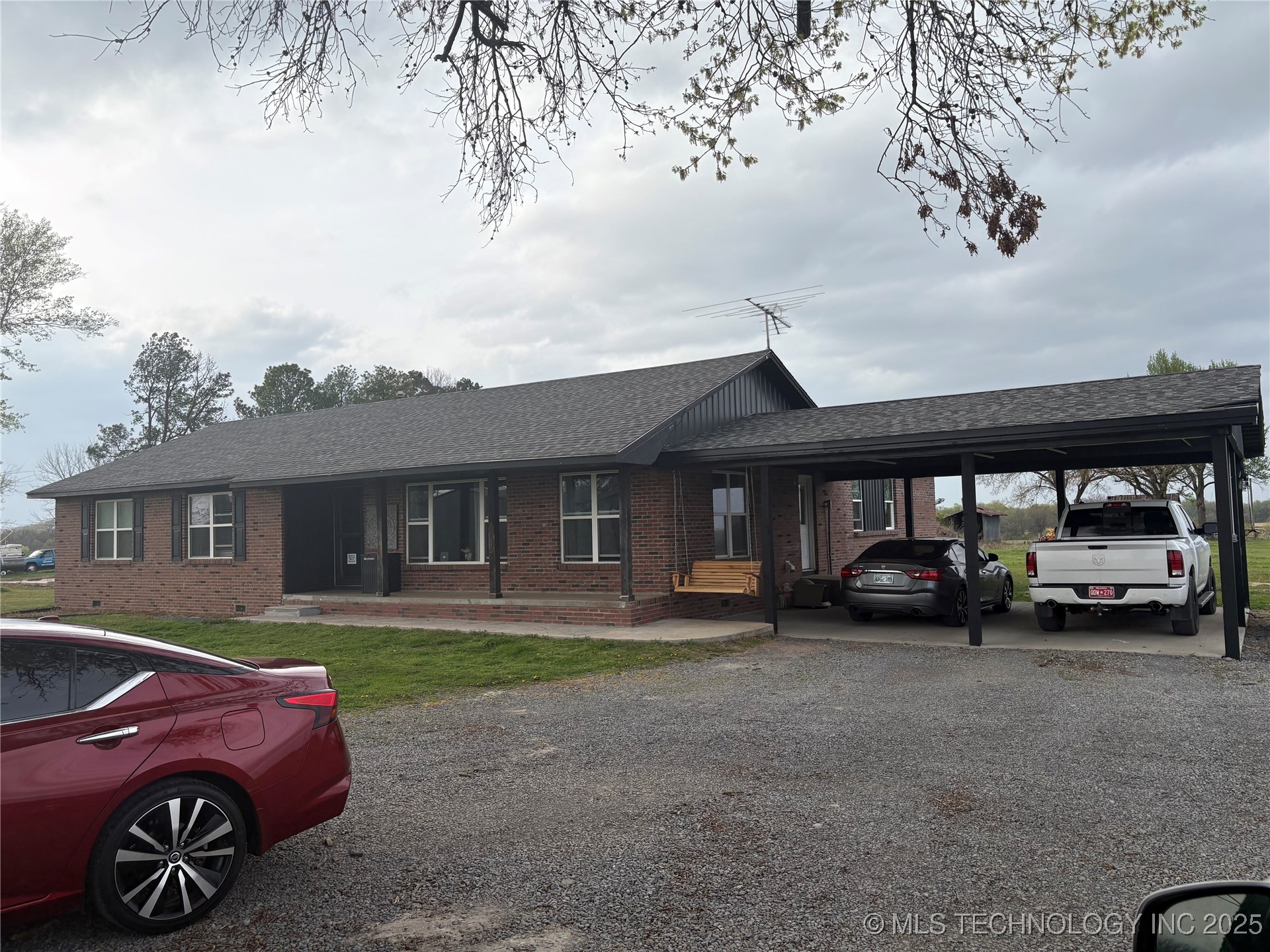 450 W Harris Road Property Photo 2