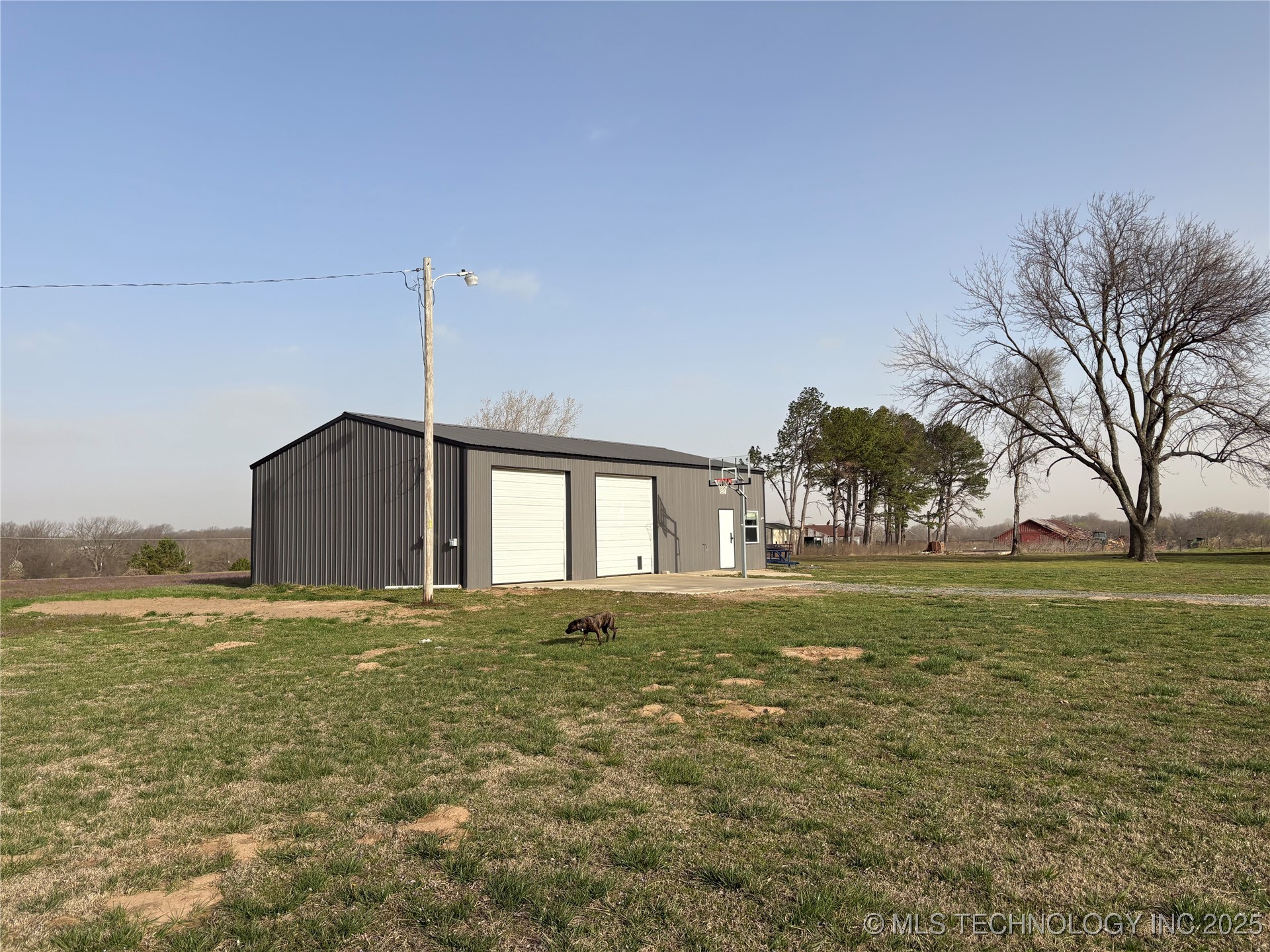 450 W Harris Road Property Photo 4