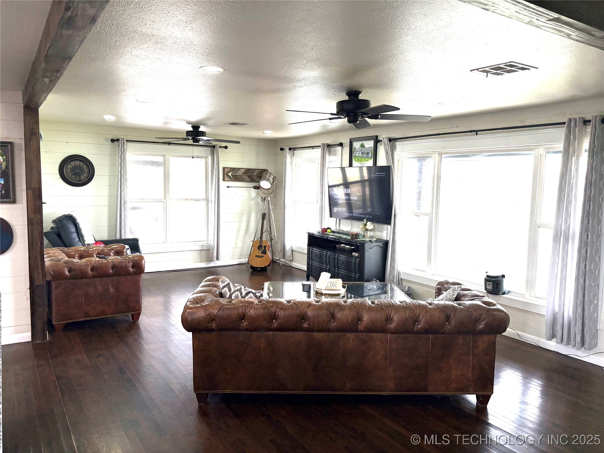 450 W Harris Road Property Photo 9