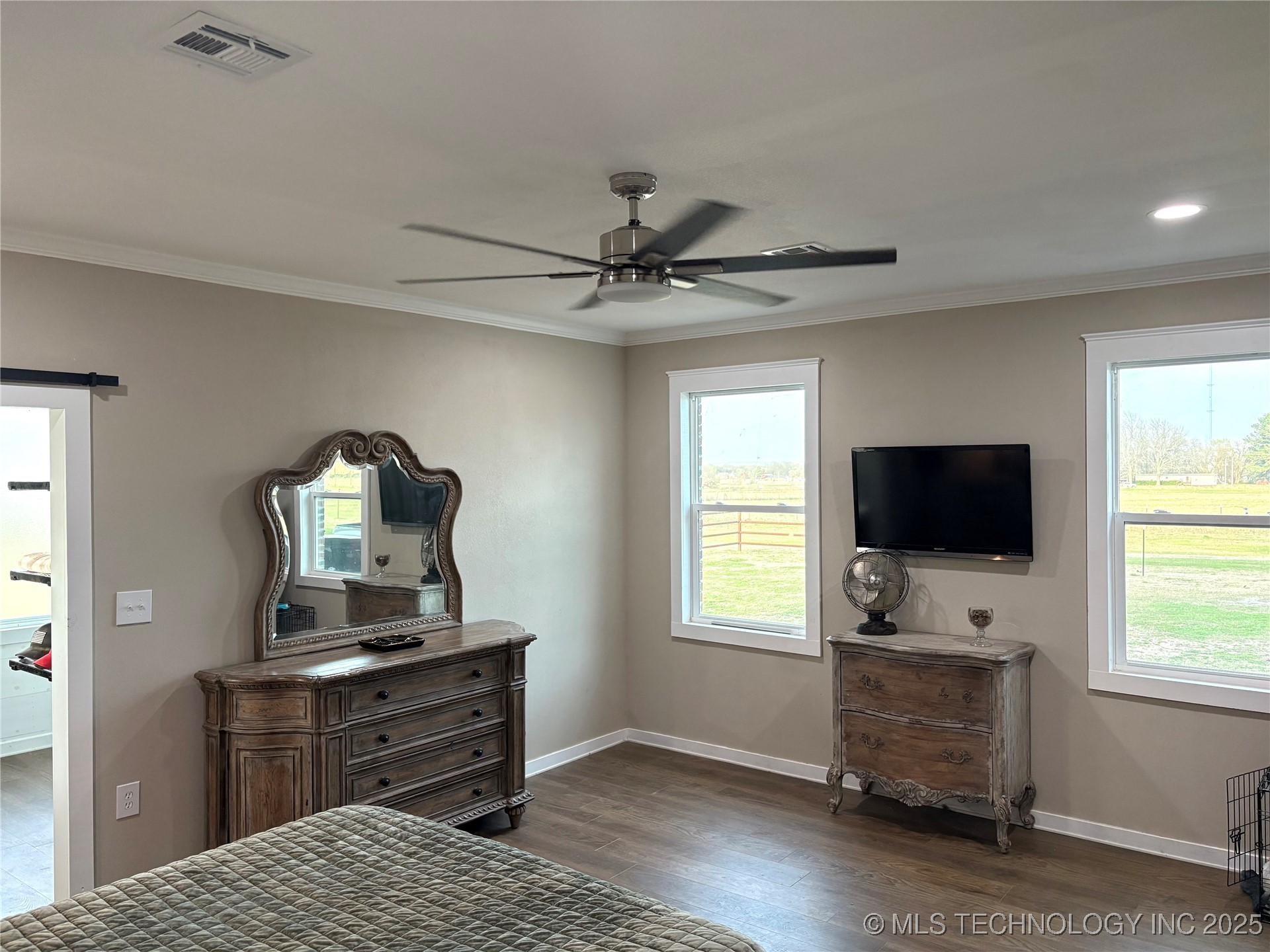 450 W Harris Road Property Photo 10