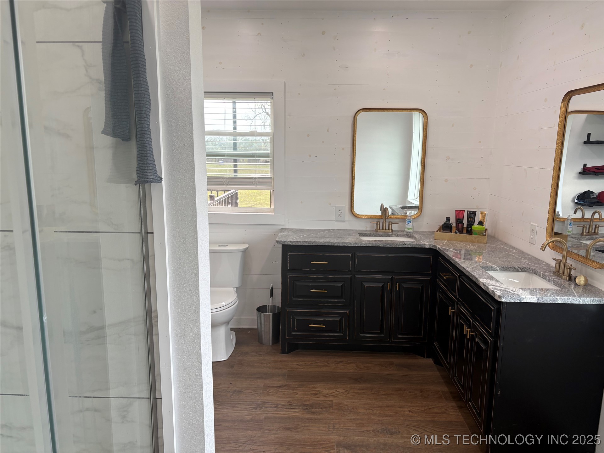 450 W Harris Road Property Photo 17