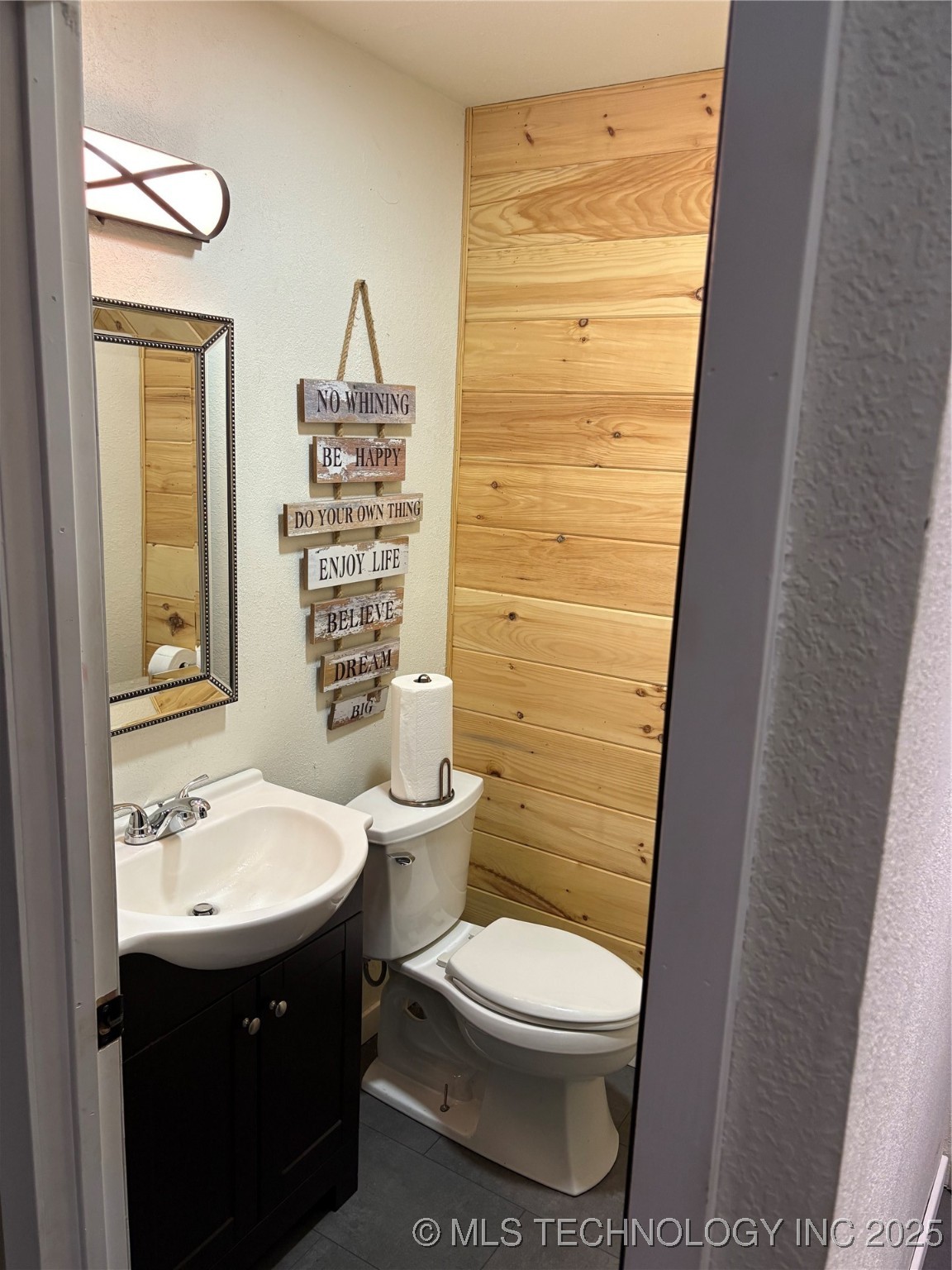 450 W Harris Road Property Photo 24