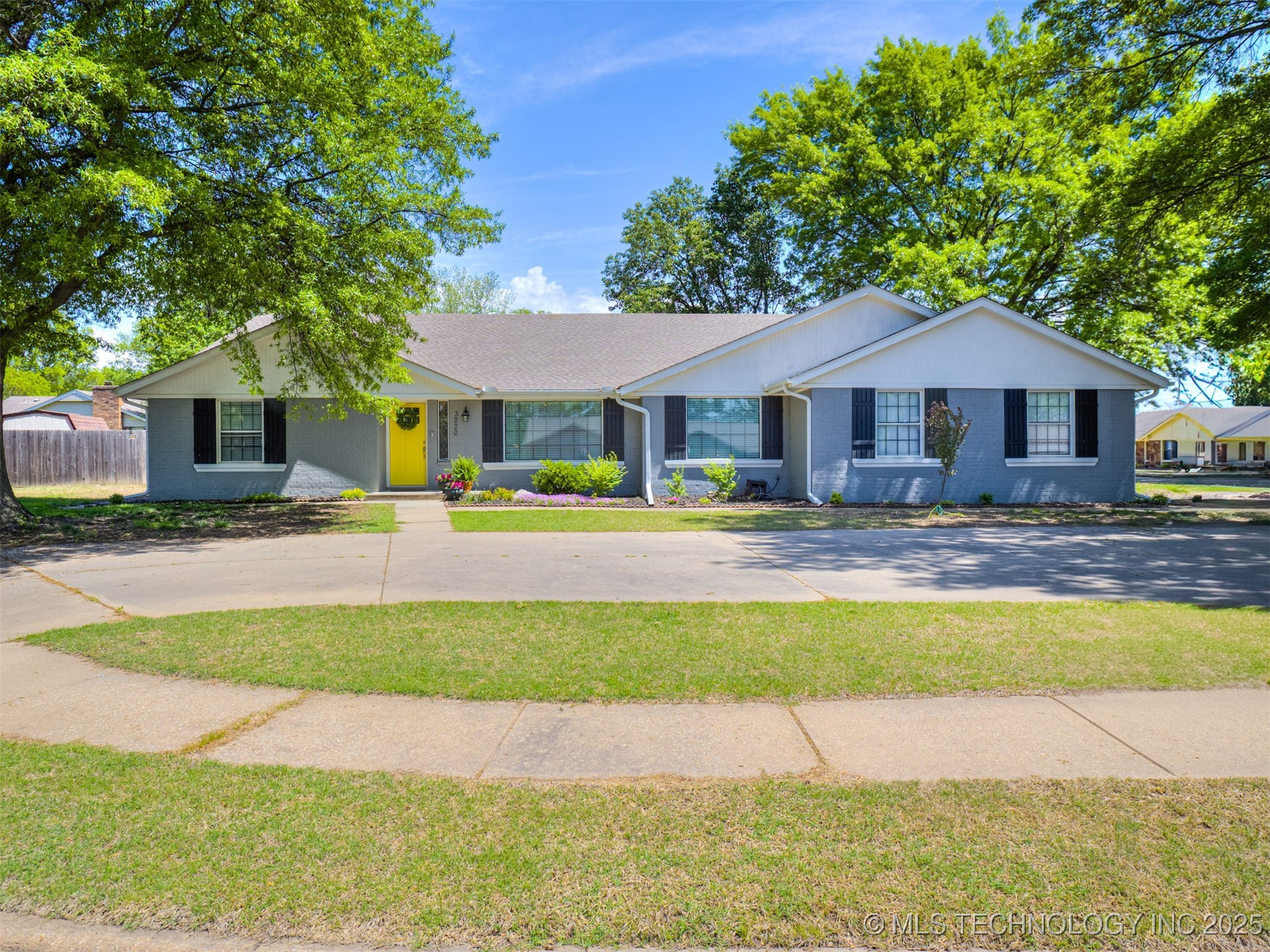 3220 Kensington Court Property Photo